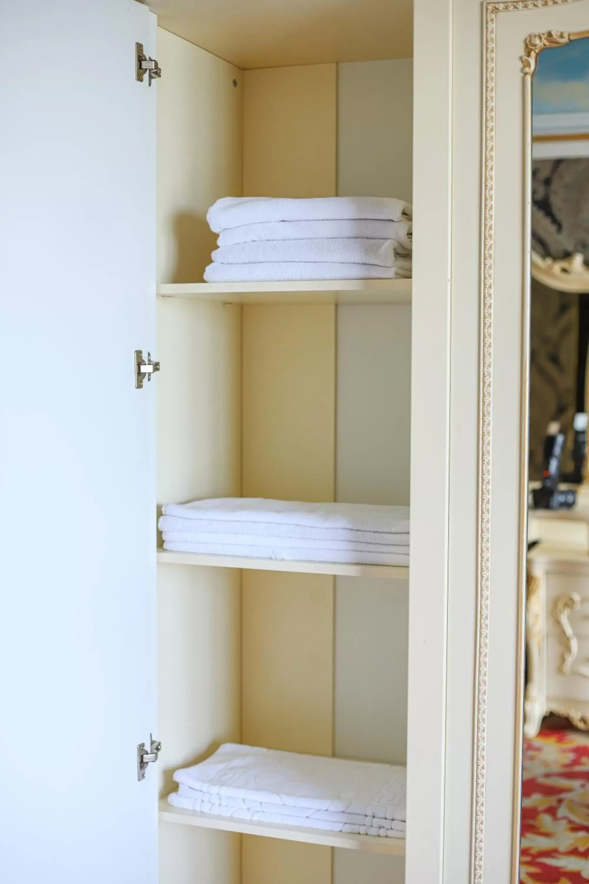 Presidential Suite in GRAND OPERA HOTEL Presidential Suite in GRAND OPERA HOTEL