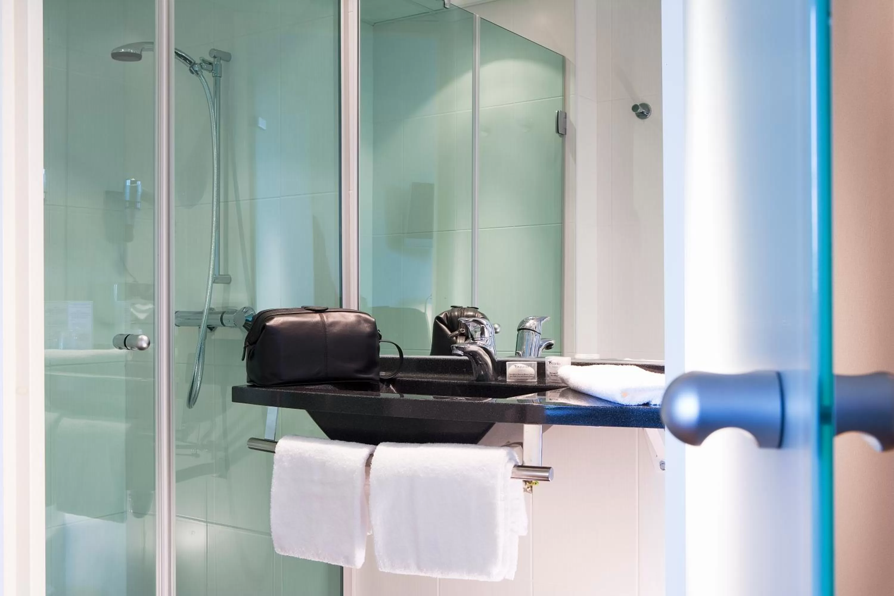 Bathroom in Escale Oceania Rennes Cap Malo