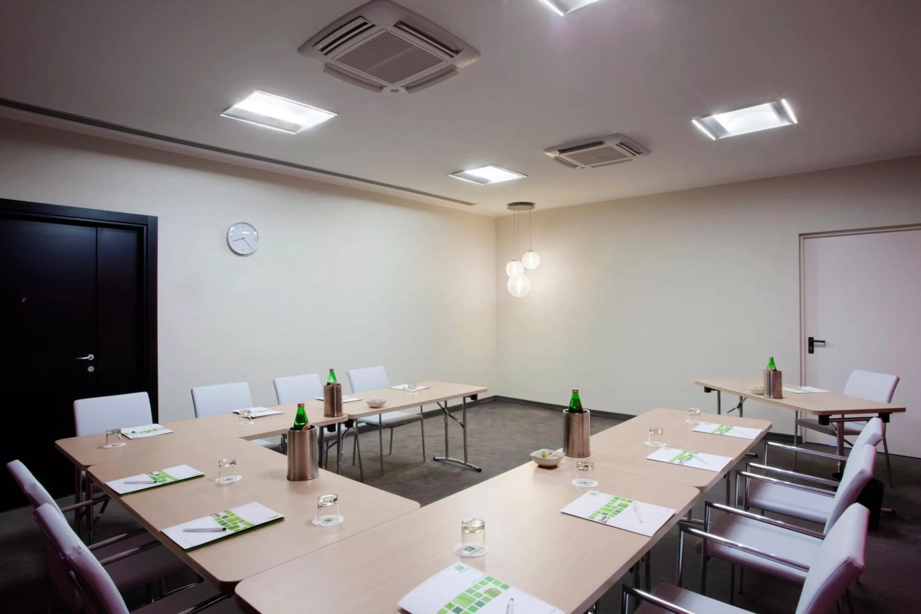 Meeting/conference room in Holiday Inn Genoa City by IHG