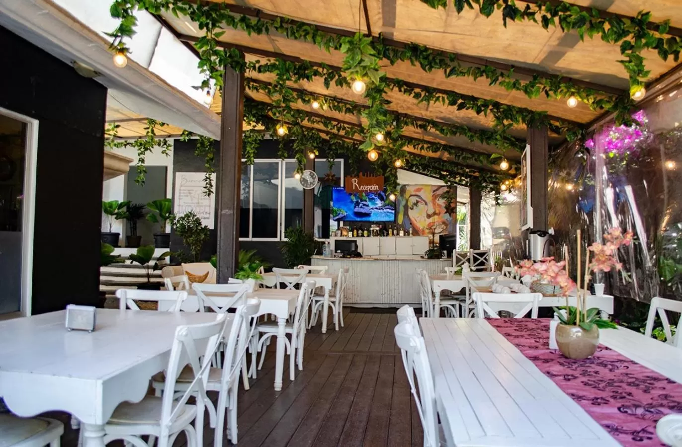 Restaurant/places to eat in Vf Hotel