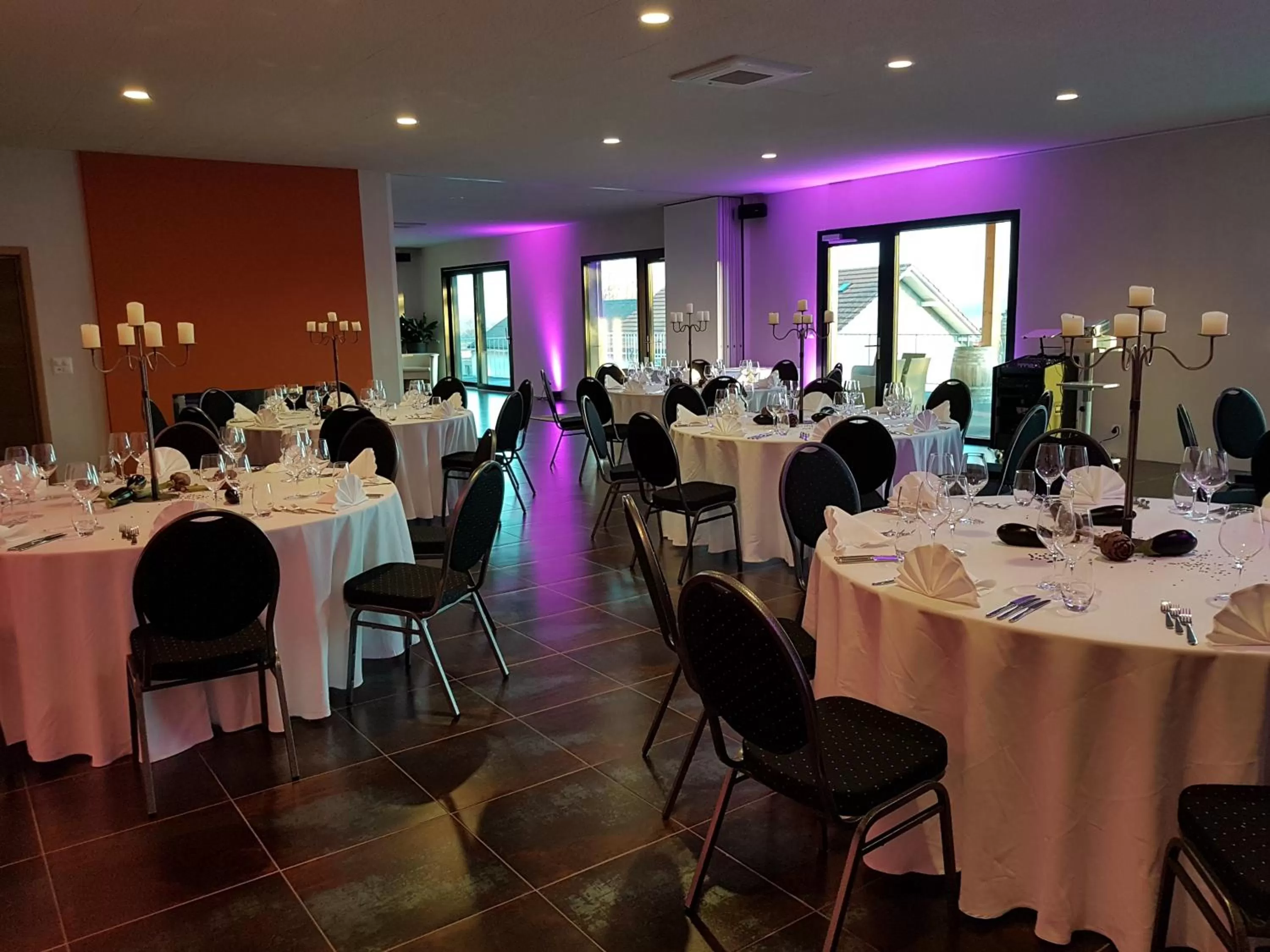 Neighbourhood, Restaurant/Places to Eat in hb-Gästehaus