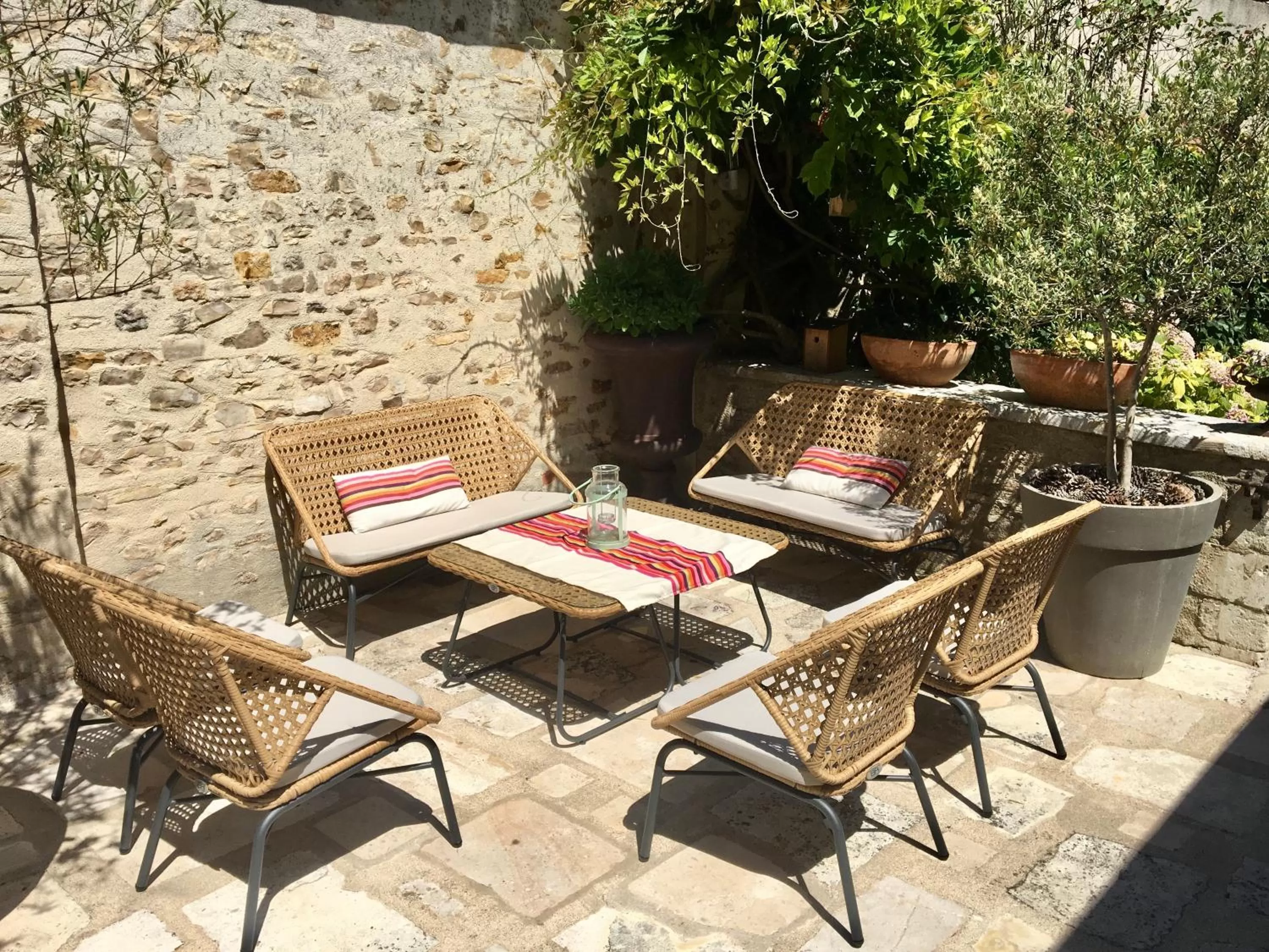 Communal lounge/ TV room in La maison de Montaboulin