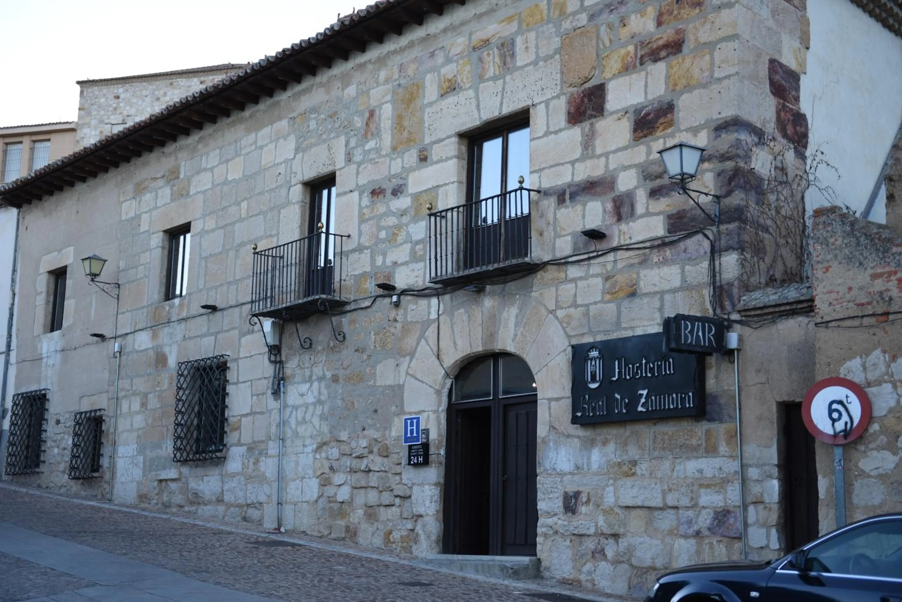 Facade/entrance in Hosteria Real de Zamora