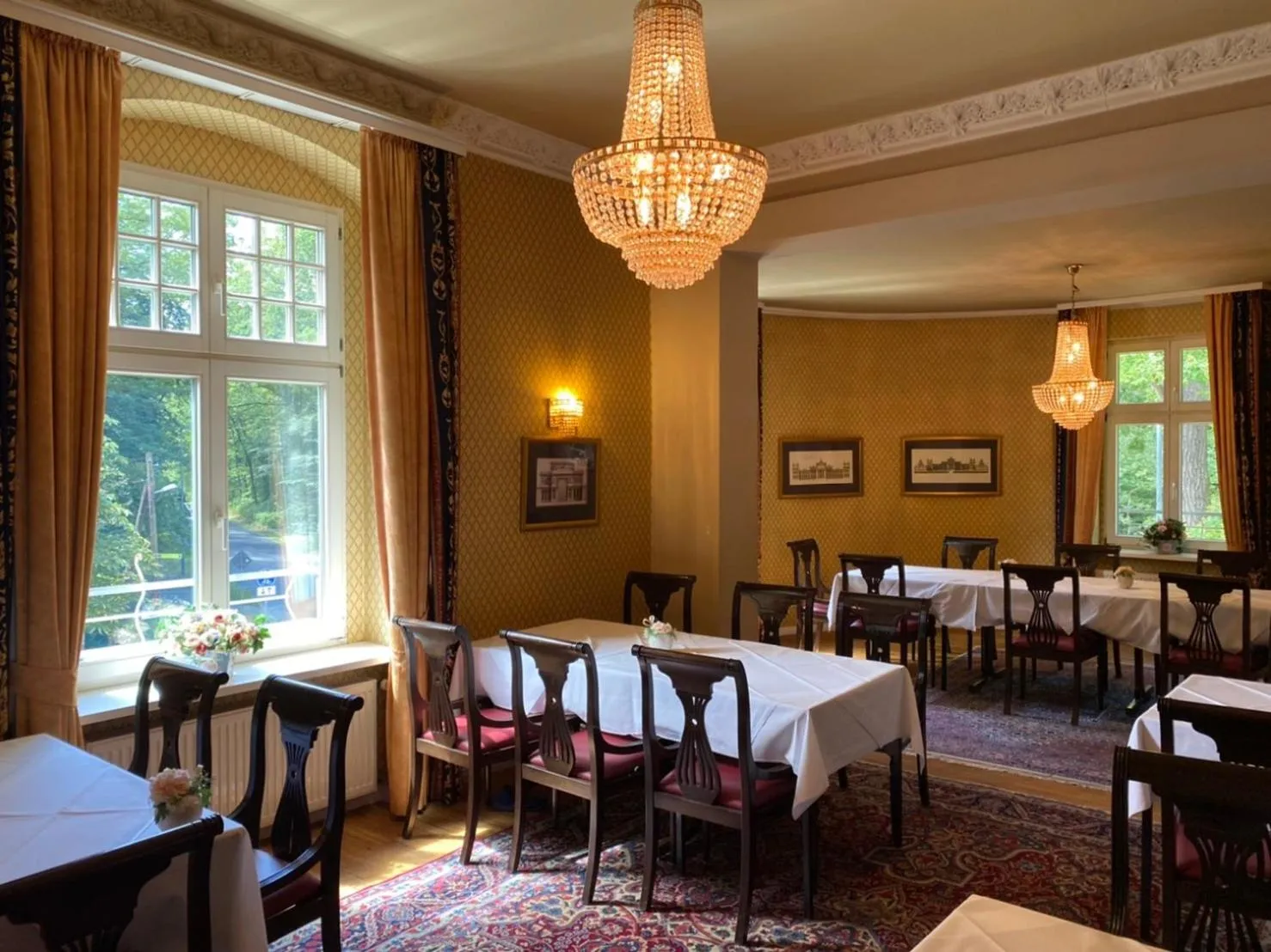 Restaurant/places to eat in Hotel Kronprinz