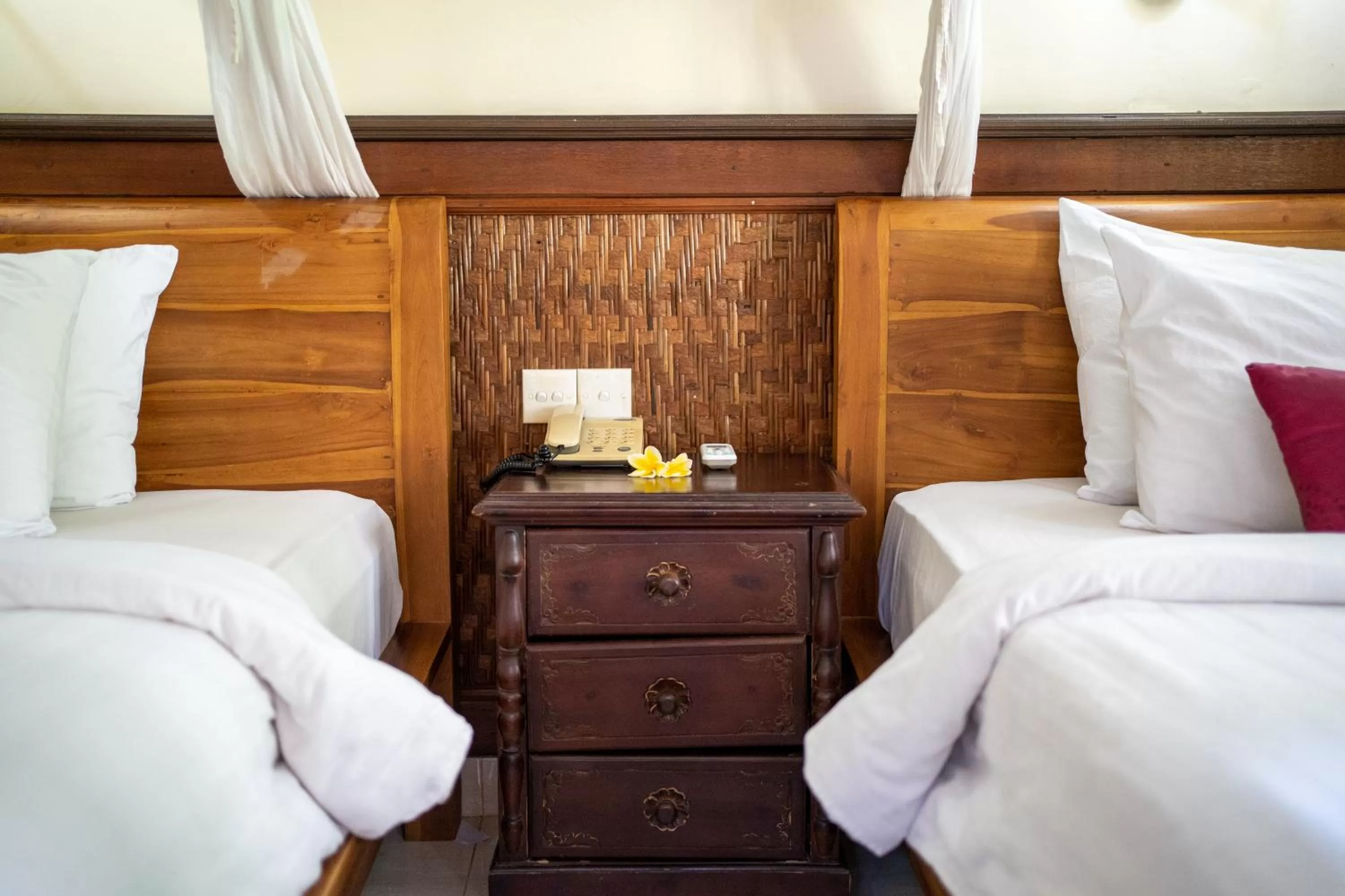 Bedroom, Bed in Nick's Pension