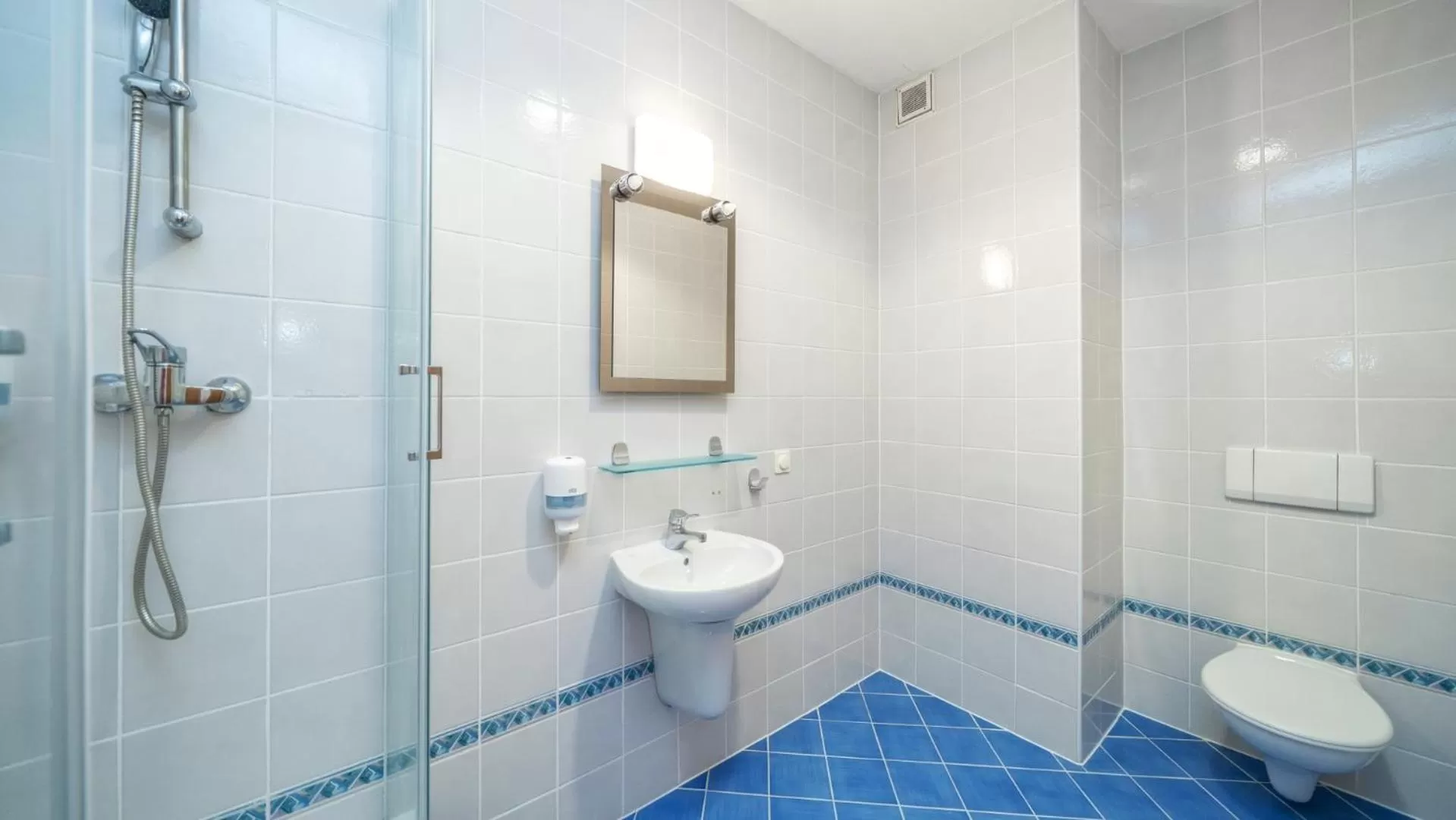 Shower in Gronie Ski & Bike