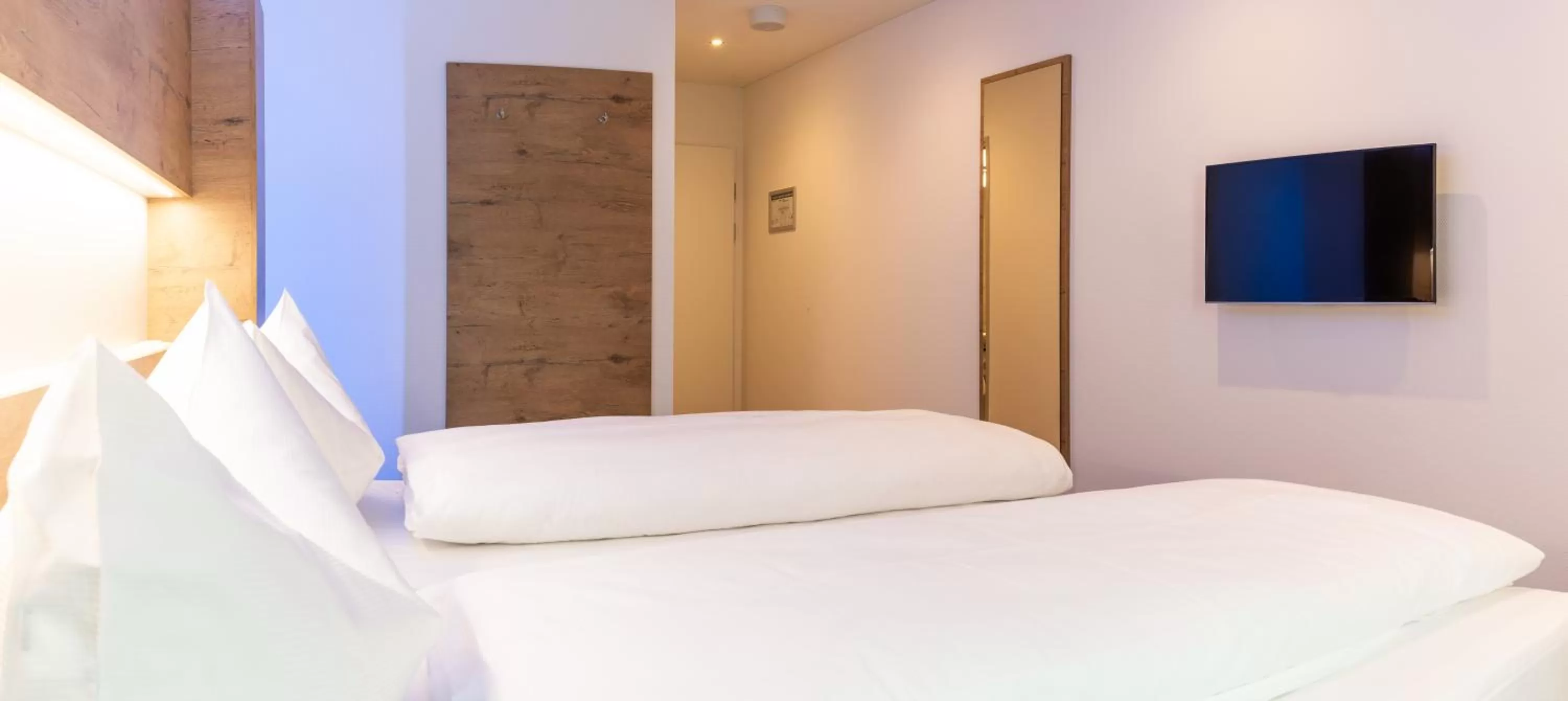 Bed in TRIP INN JET HOTEL Zürich Airport