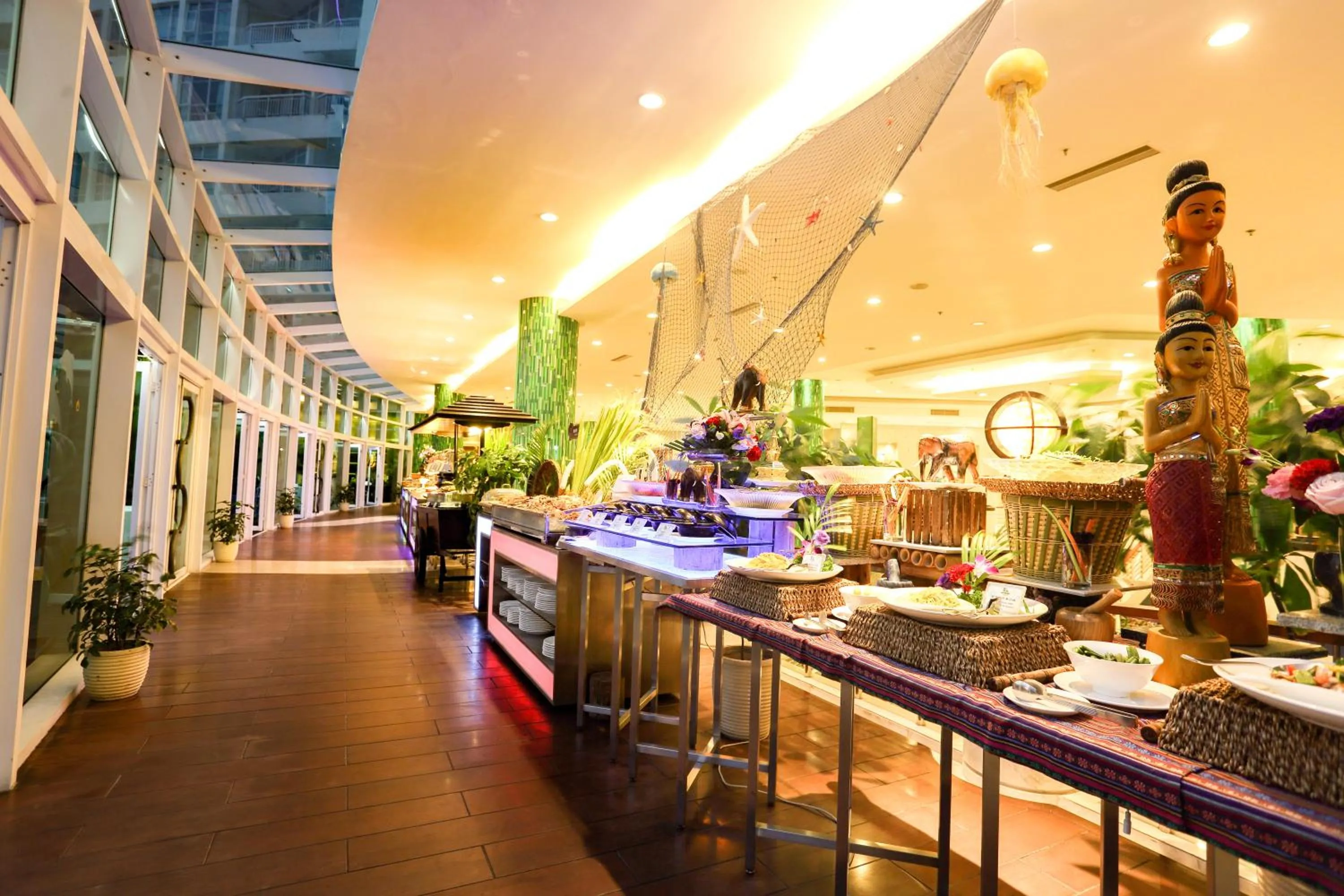 Food and drinks in Sunshine Resort Intime Sanya