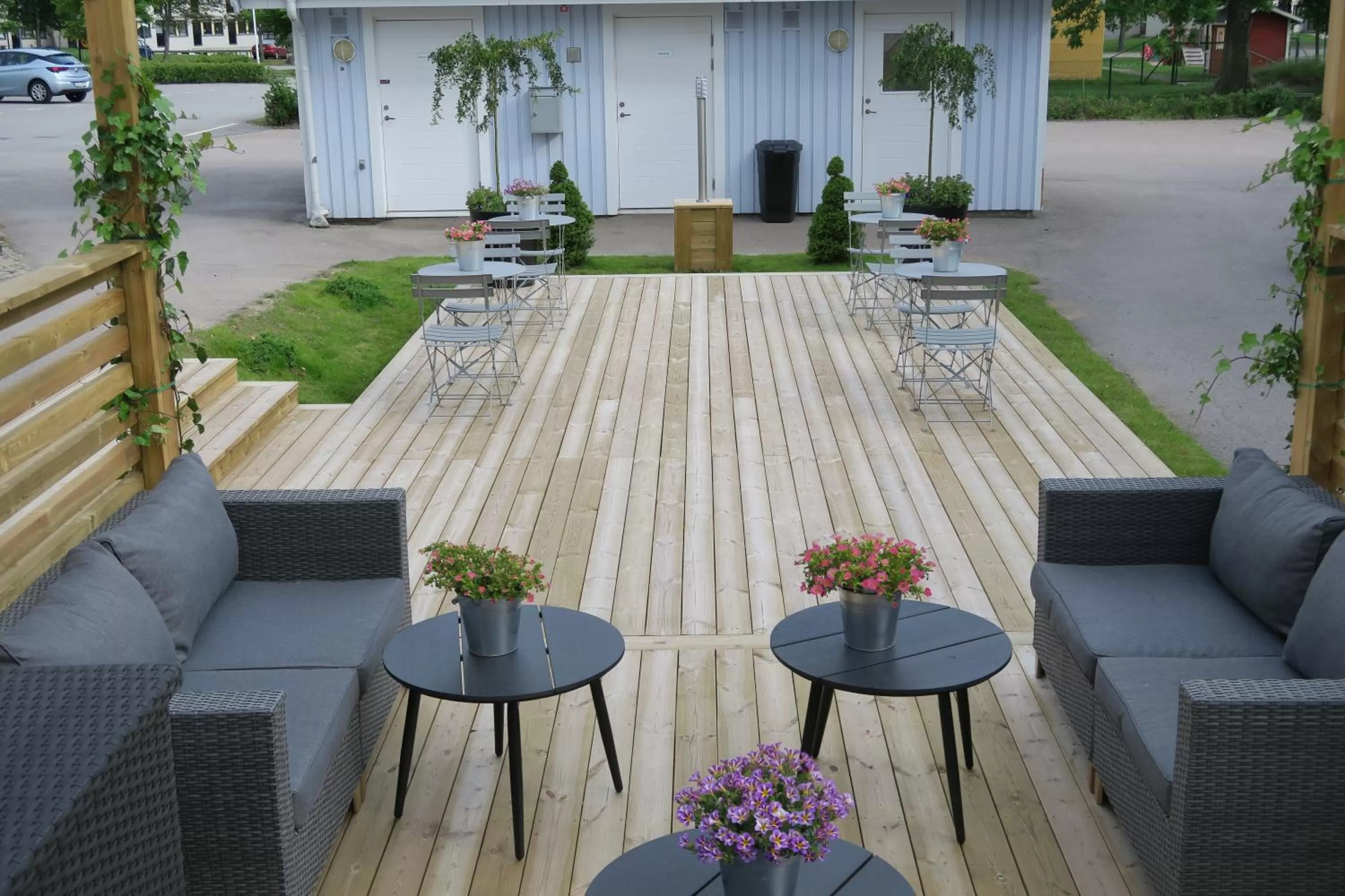 Patio in Easy Livin' Apartment Hotel