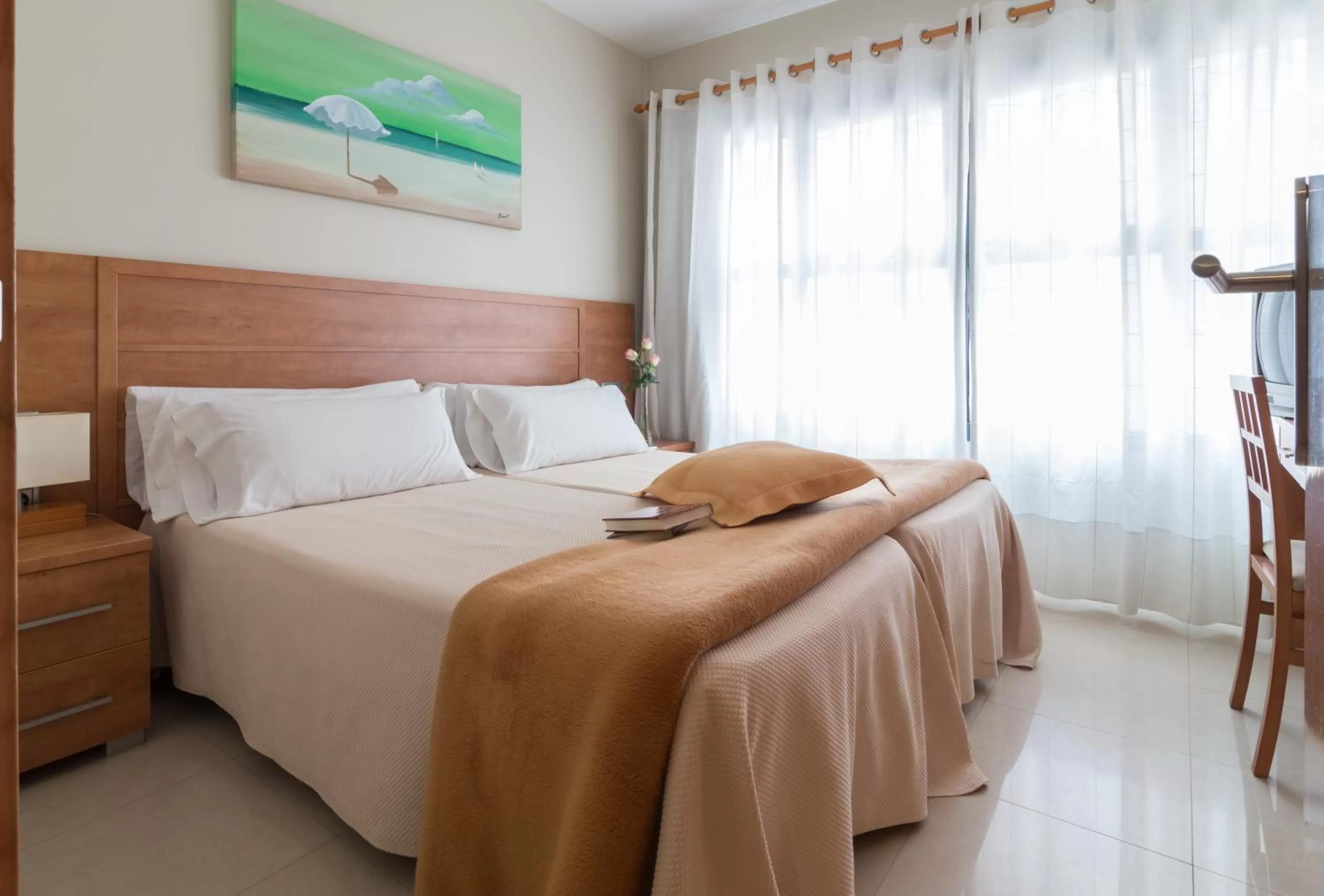 One-Bedroom Apartment with Terrace (2 adults+2 children) in Aparthotel Bahía