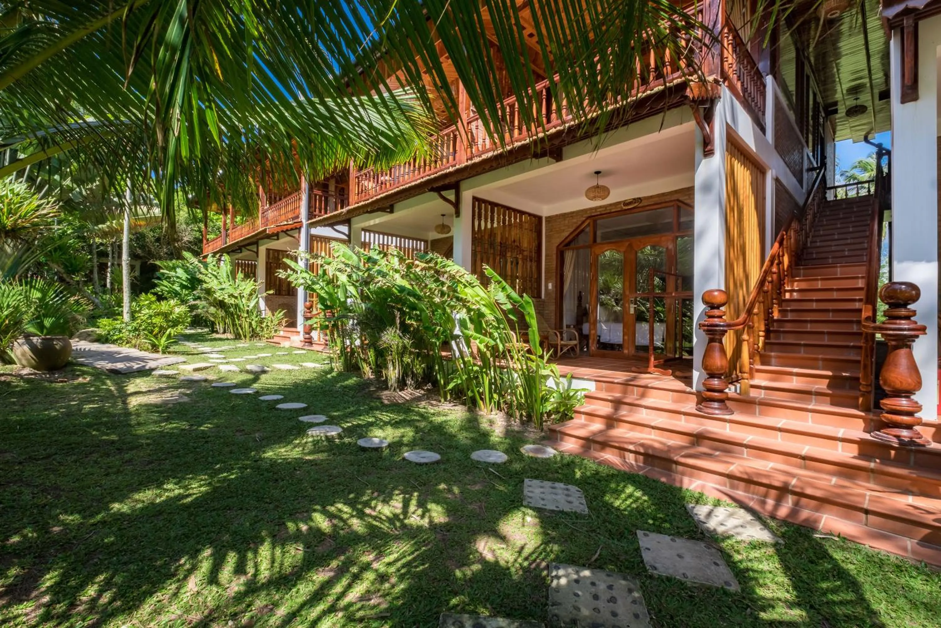 Property building in Coco Palm Beach Resort