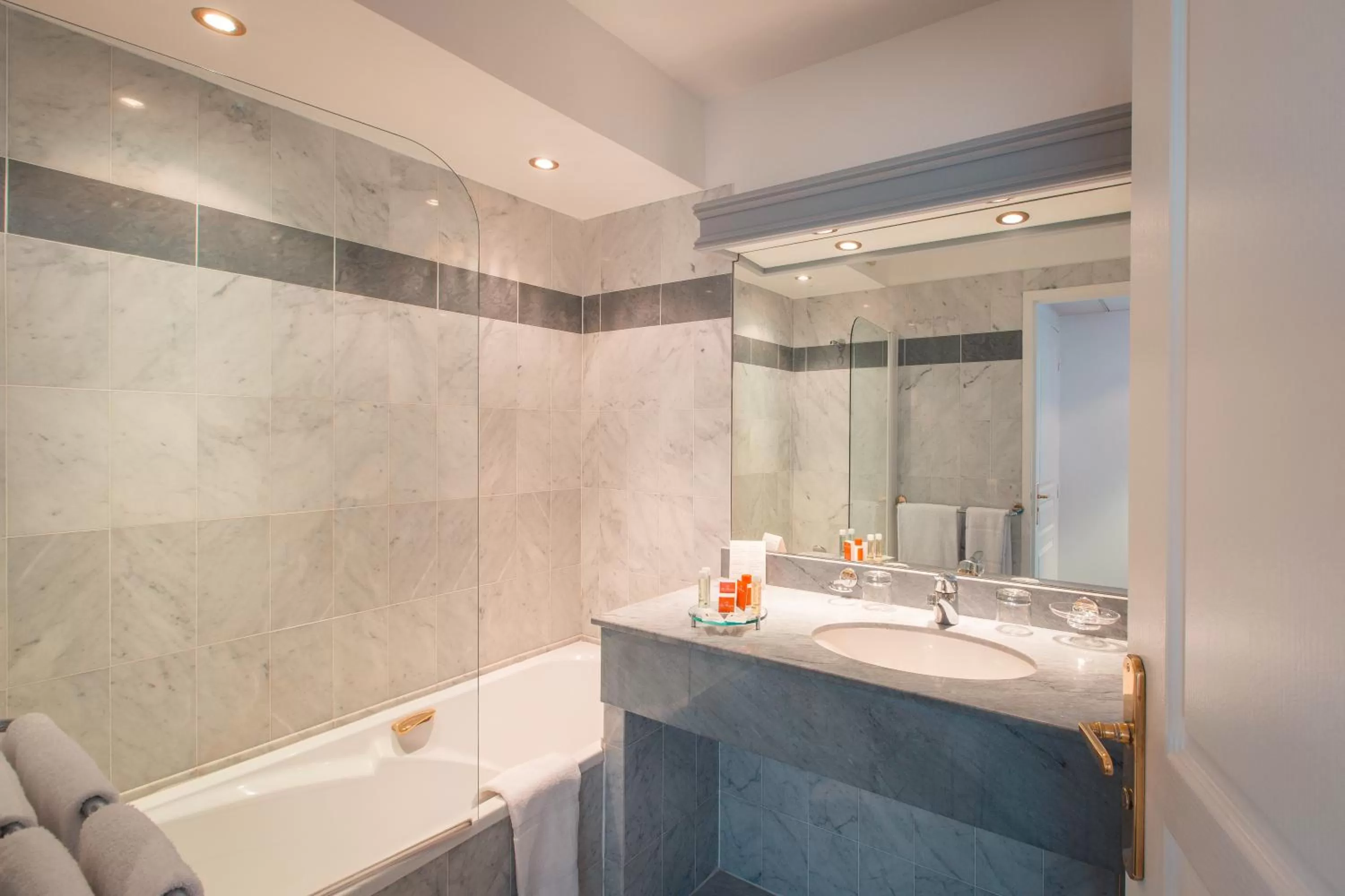 Bathroom in Sun Riviera Hotel