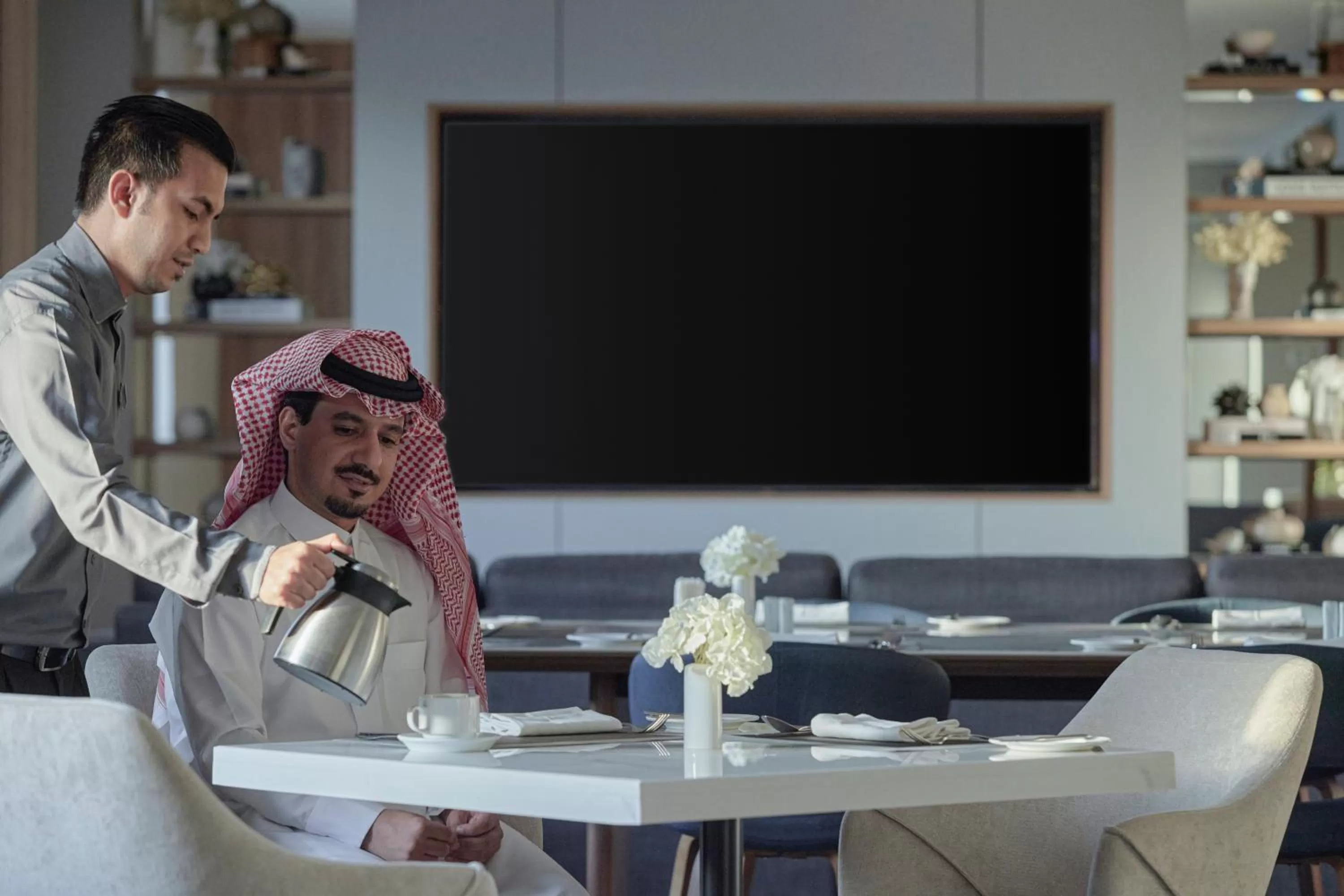 Lounge or bar in Crowne Plaza Riyadh Palace by IHG