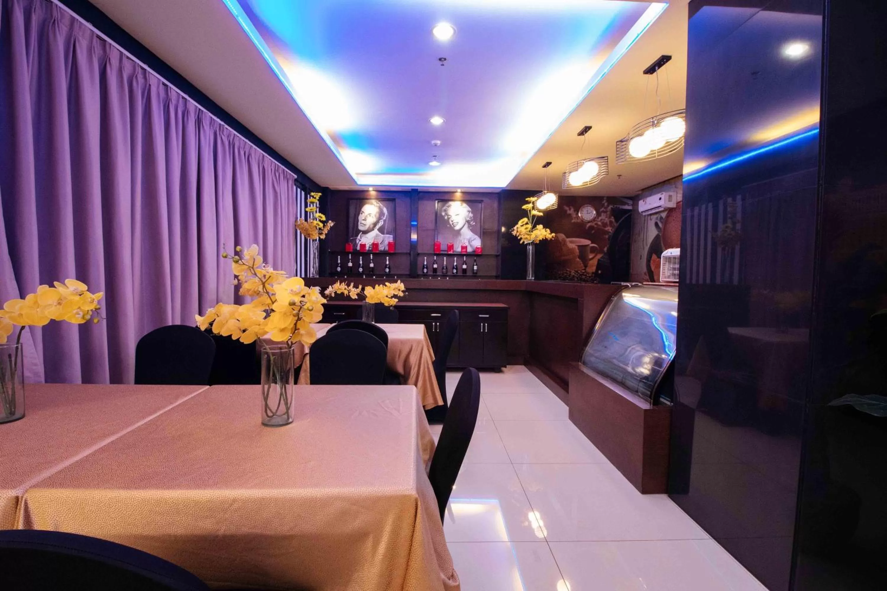 Restaurant/places to eat in Northpointe Residences