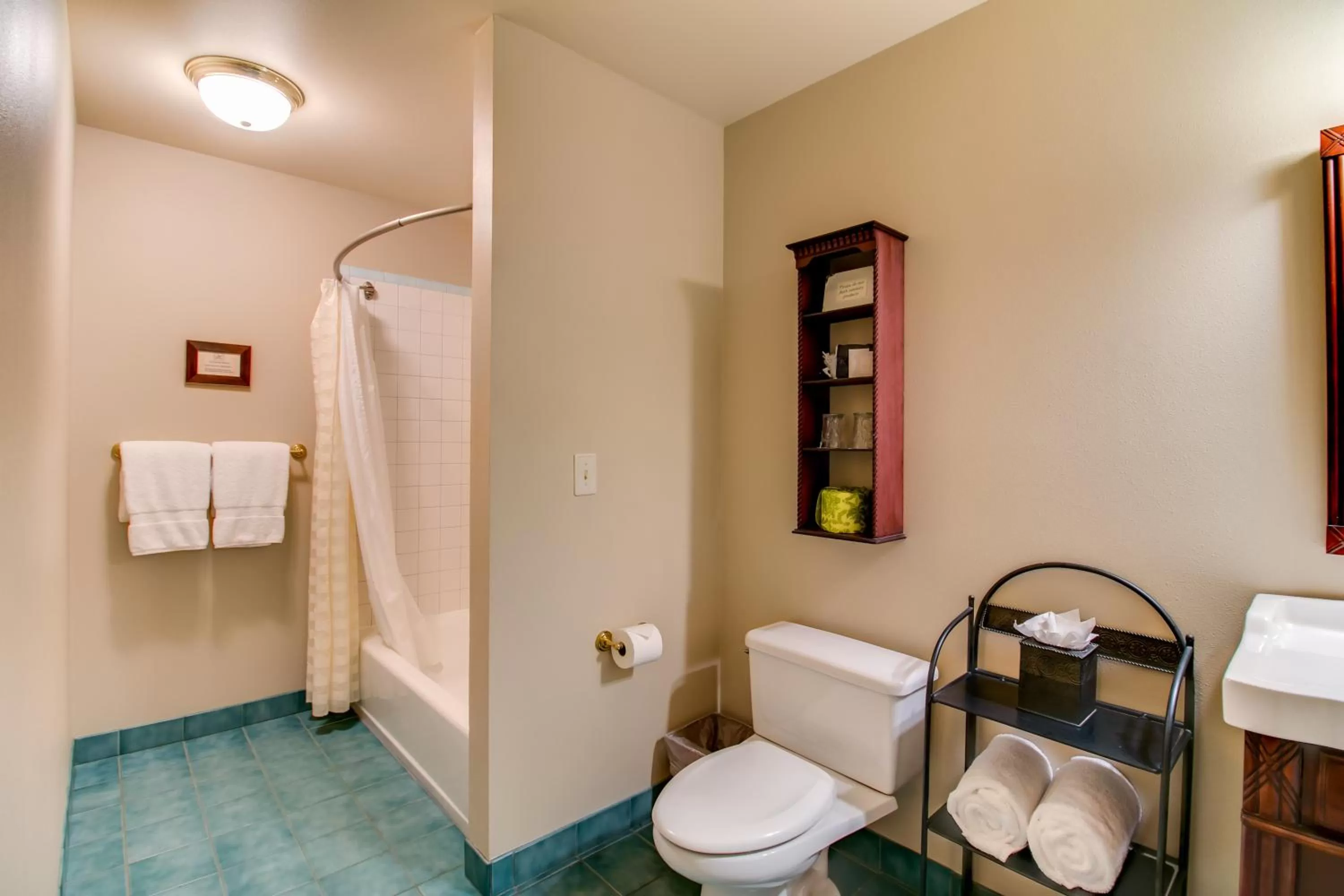 Bathroom in Winchester Inn