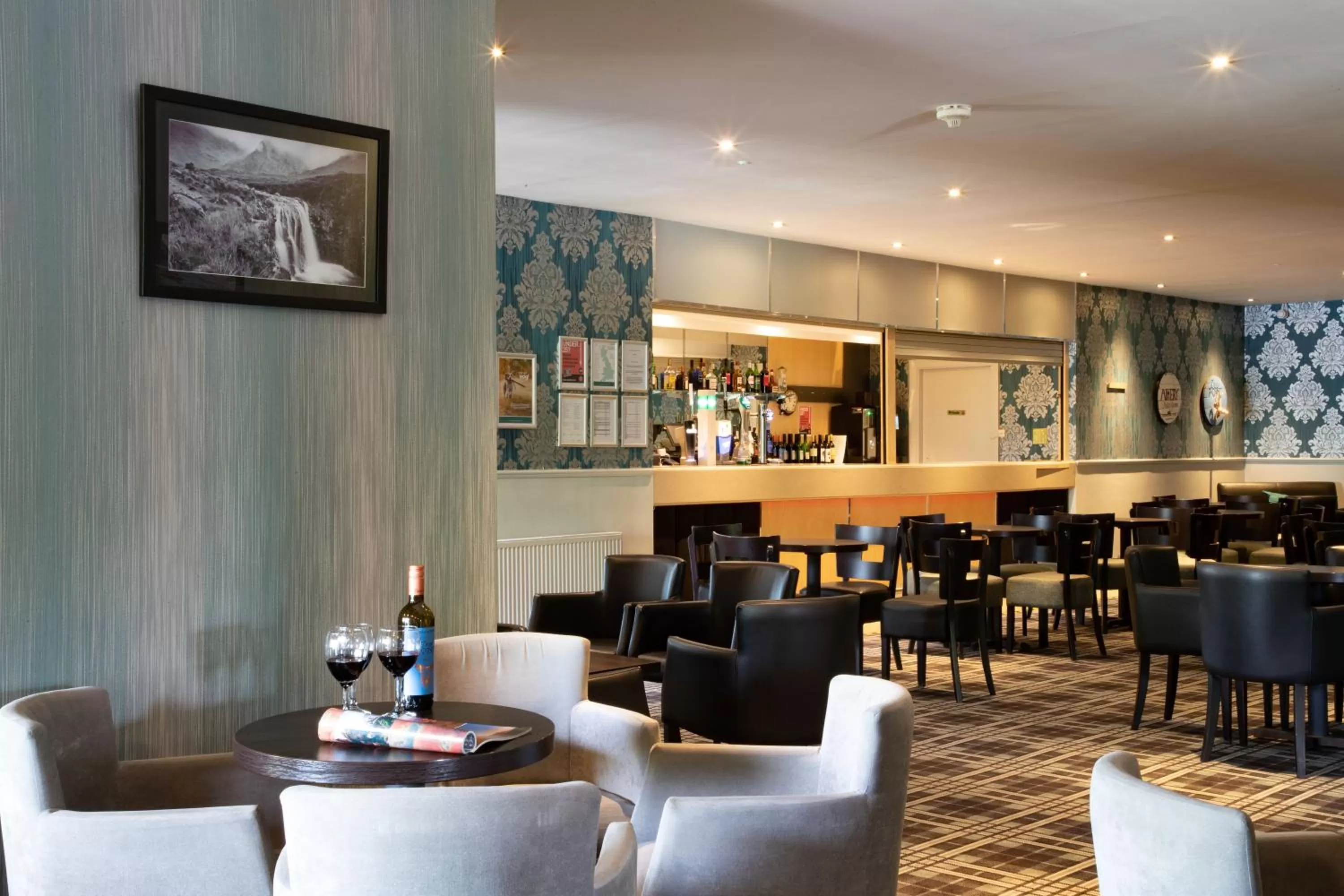 Lounge or bar in The Caledonian Hotel