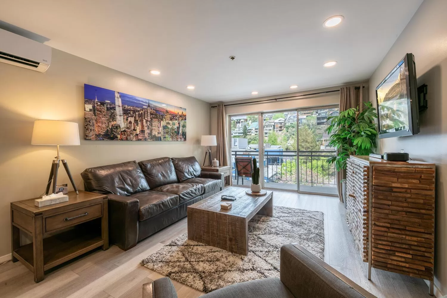 Treasure Mountain Inn