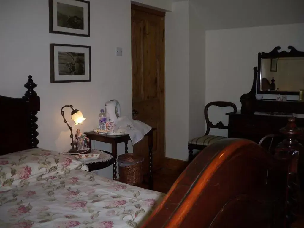 Triple Room with Bath - single occupancy in Lisnafillan Lodge Triple Room with Bath - single occupancy in Lisnafillan Lodge