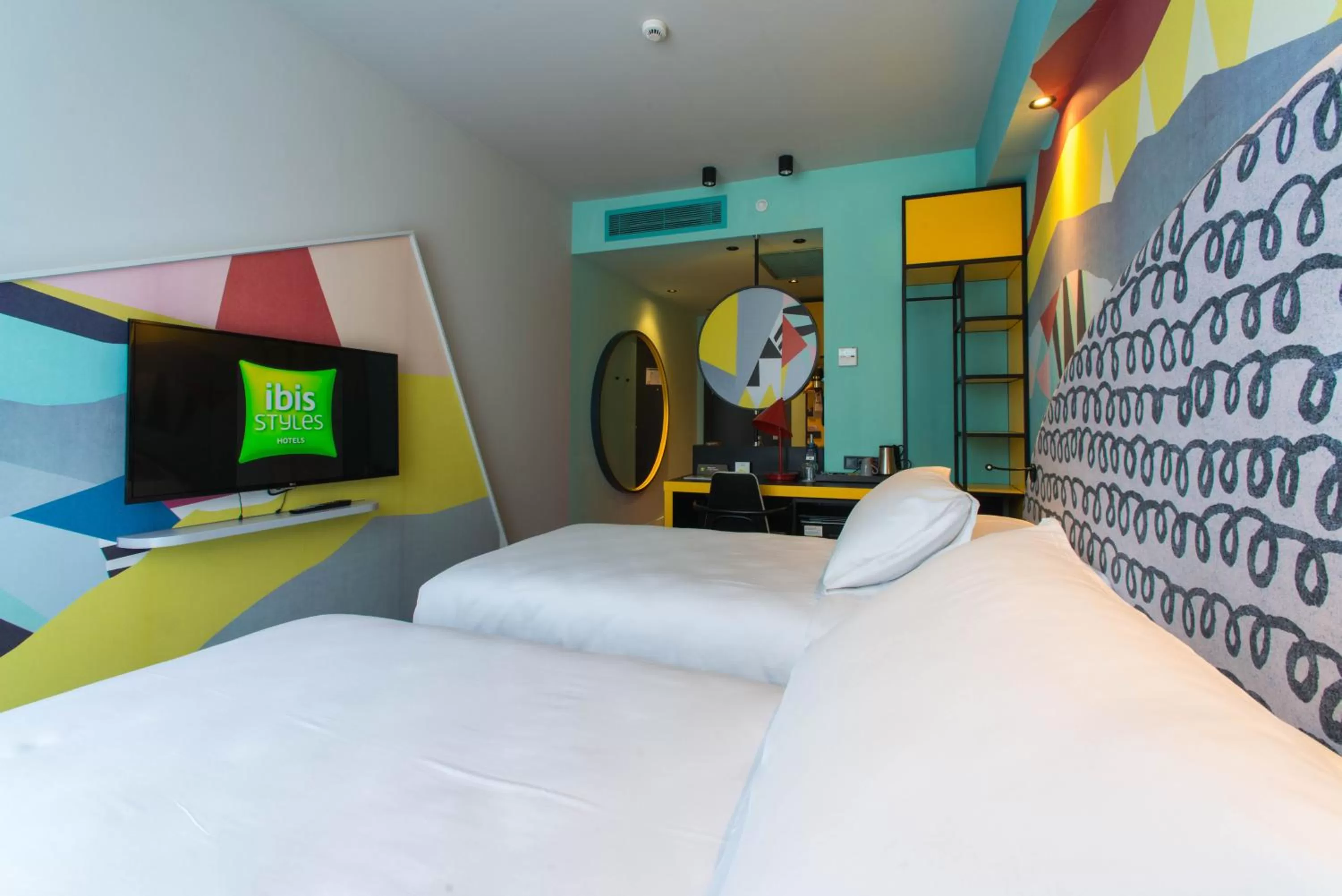 Photo of the whole room, Bed in ibis Styles Tbilisi Center