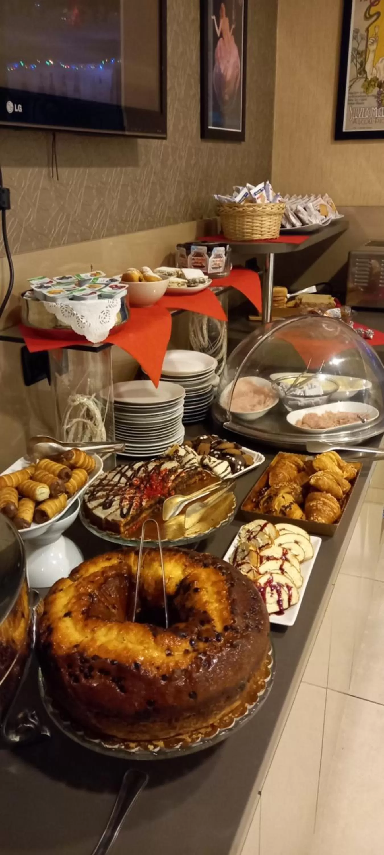 Breakfast in Hotel Aniene