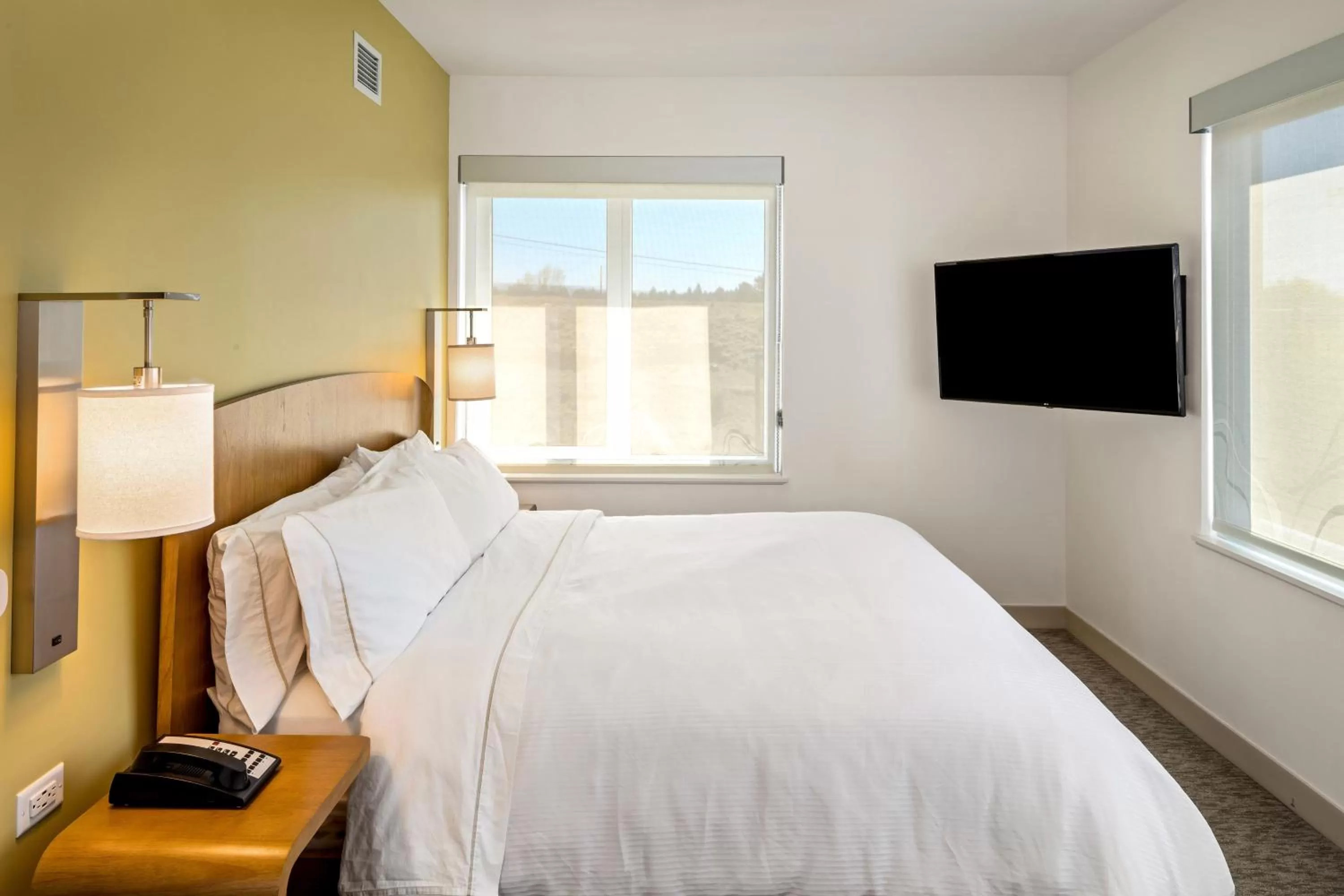 Executive Corner Suite, 1 Bedroom Suite, 1 King, Sofa bed in Element Bend