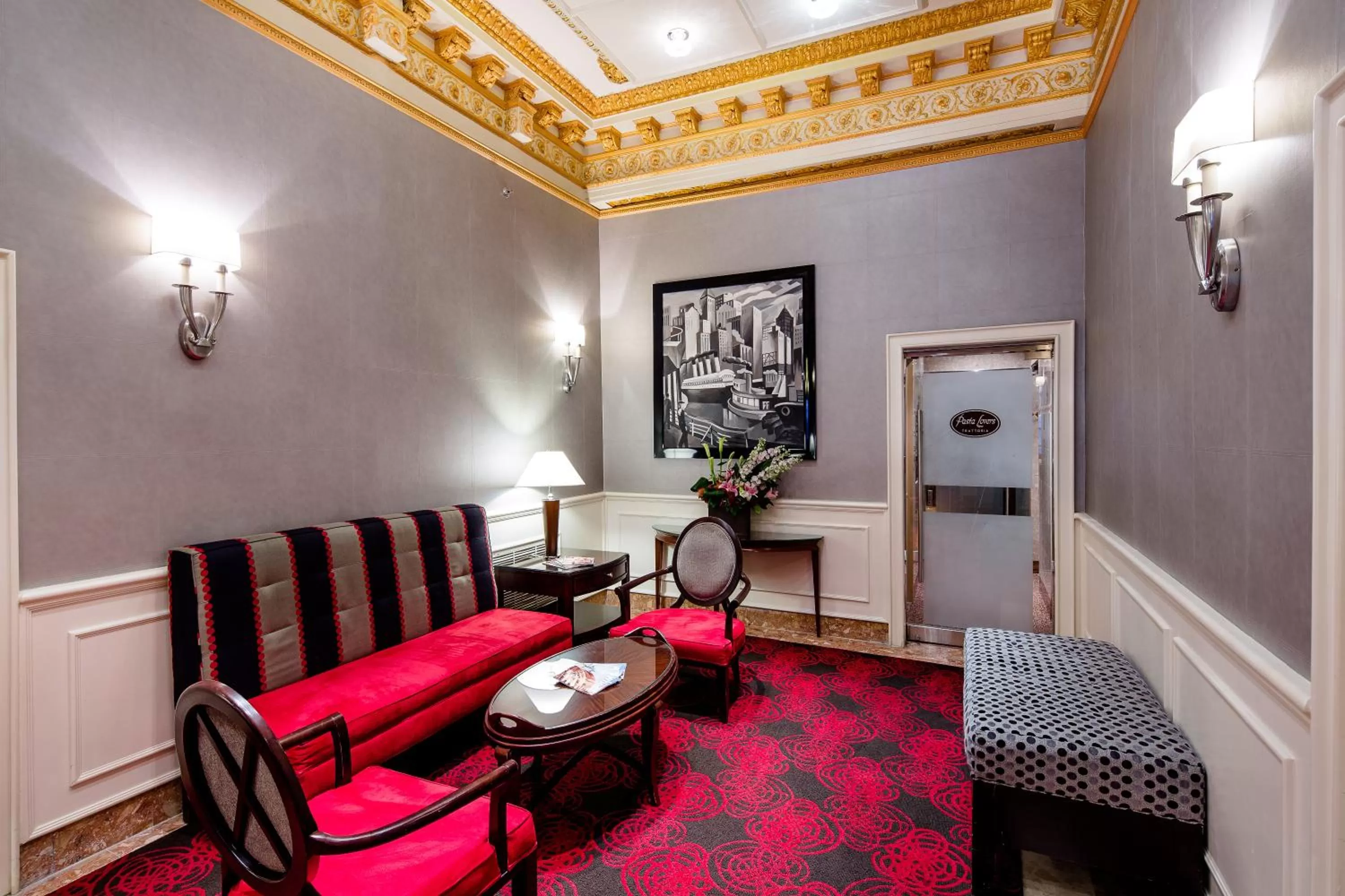 Communal lounge/ TV room in Radio City Apartments