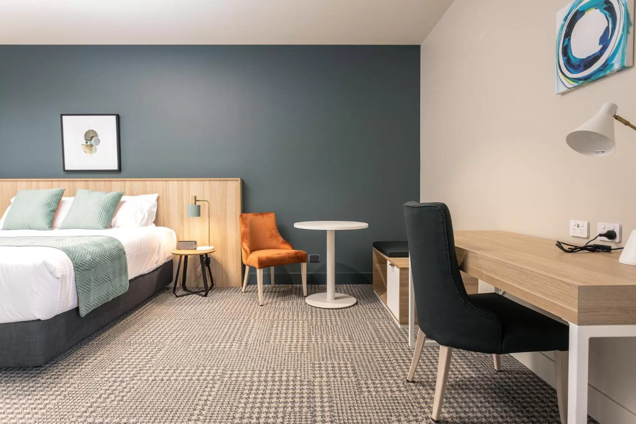 Seating area, Bed in Club Old Bar Motel