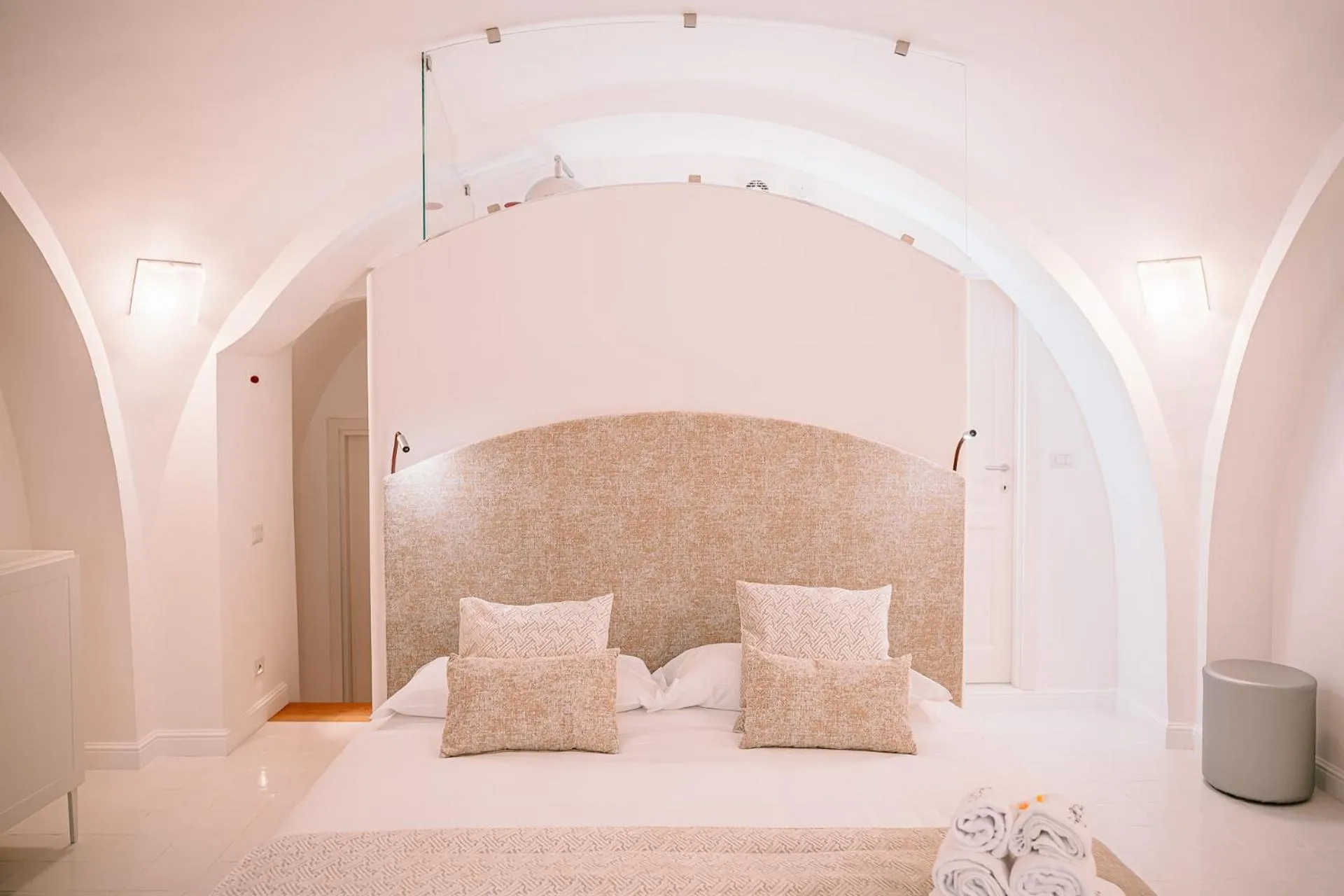 Bed in Antica Rheginna Luxury Room