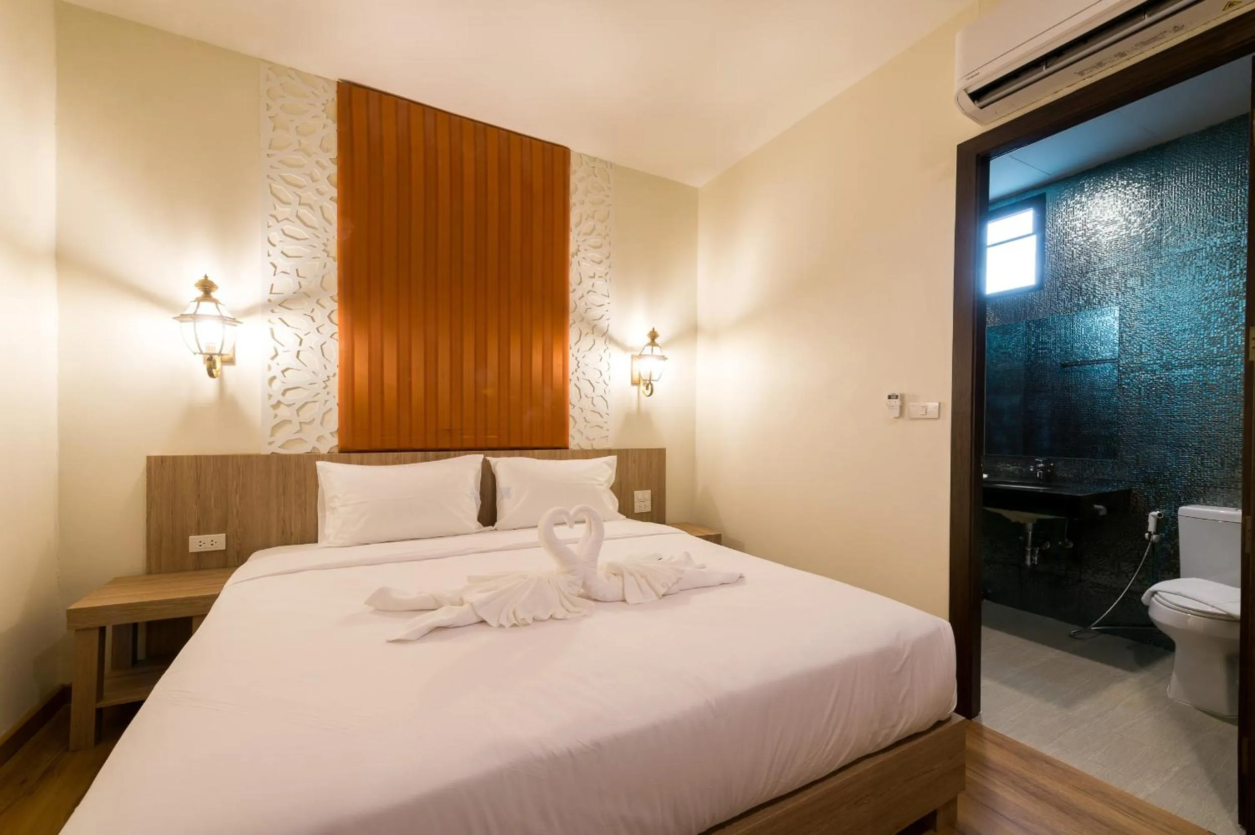 Bed in Anchanlina Hotel - SHA Plus