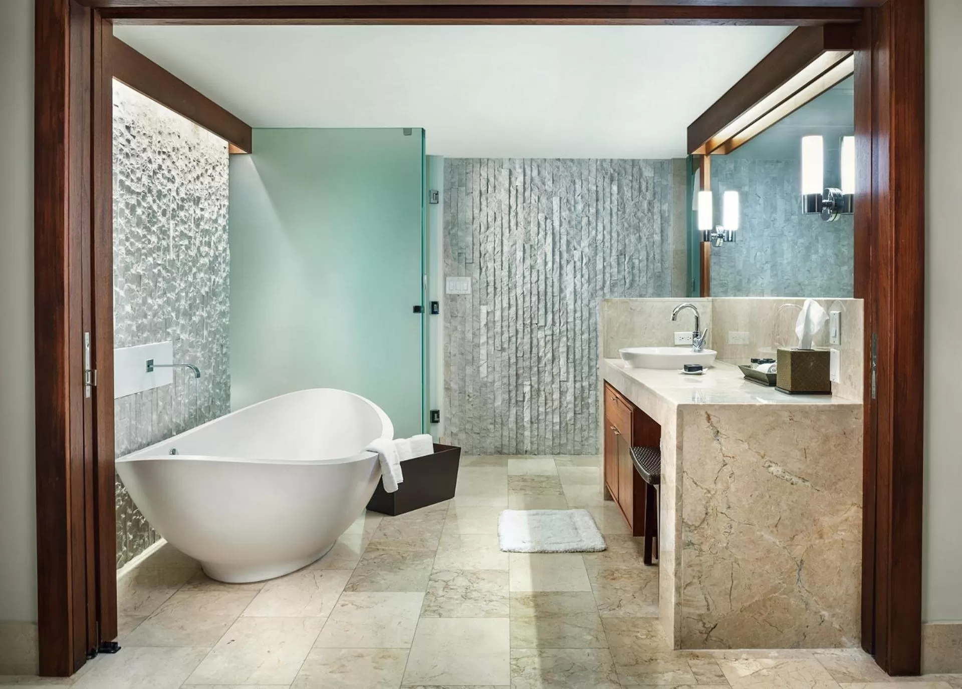 Bathroom in Costa d'Este Beach Resort & Spa