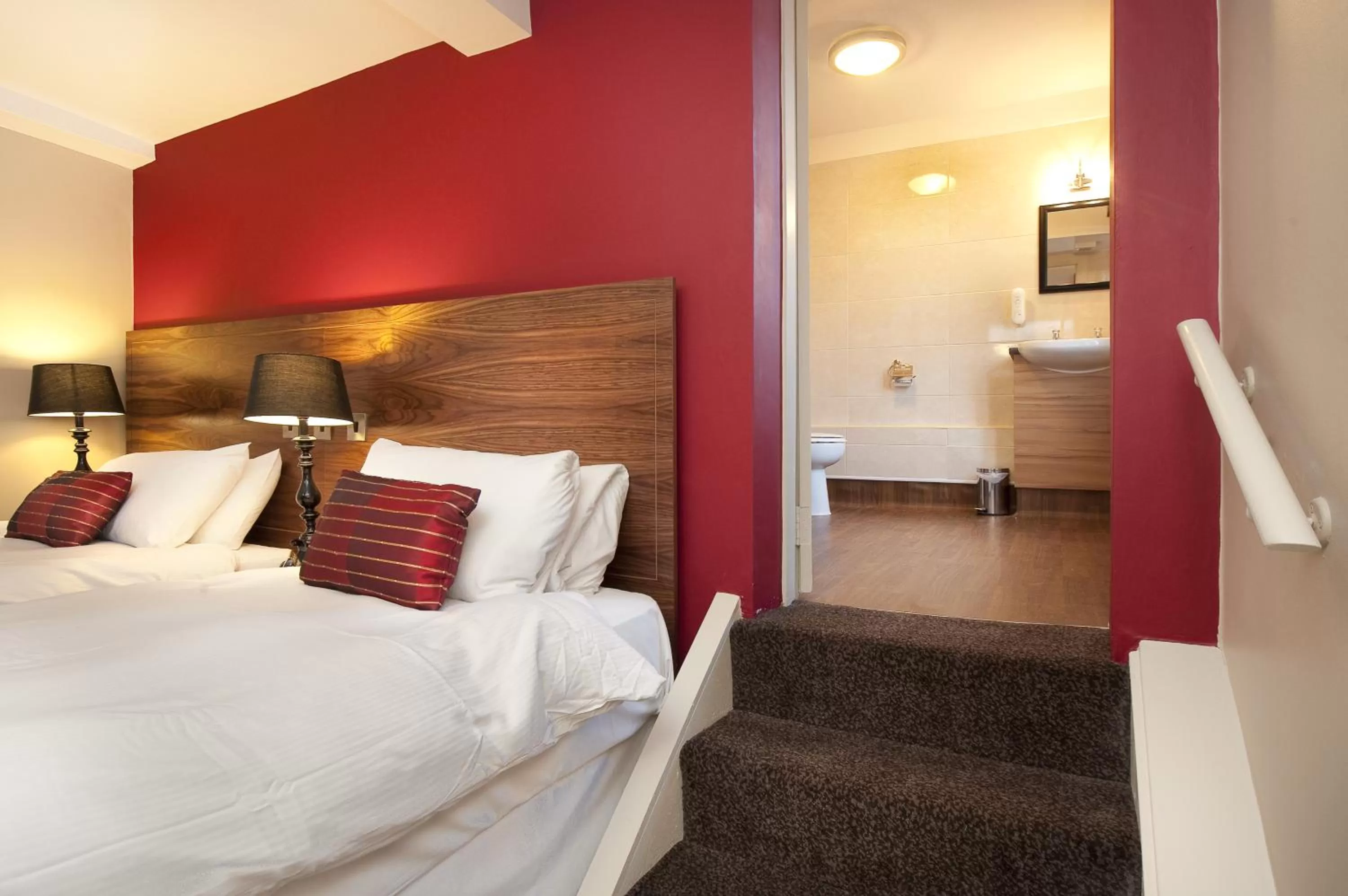 Photo of the whole room, Bed in The Shrewsbury Hotel Wetherspoon