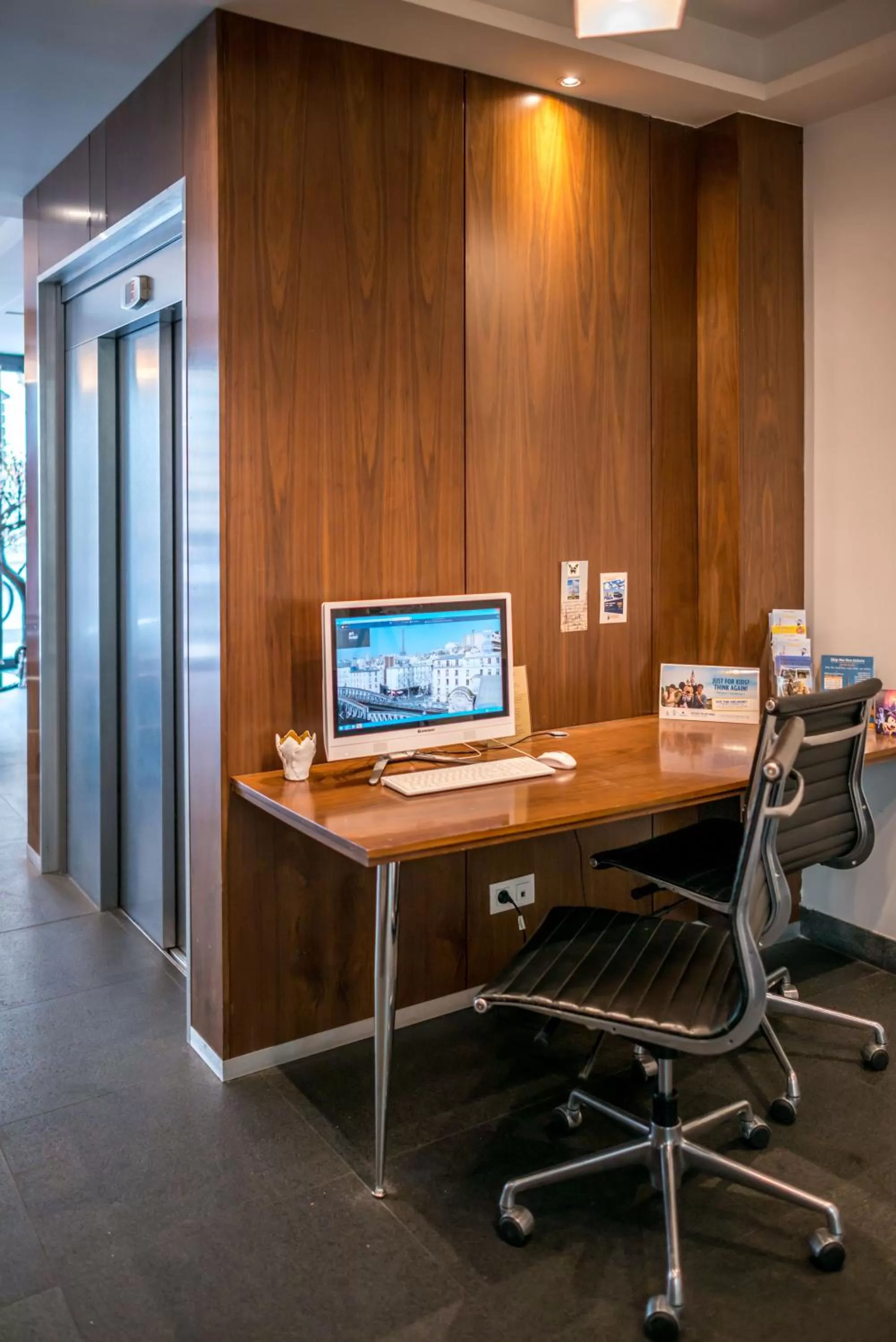 Lobby or reception in Art Hotel Eiffel