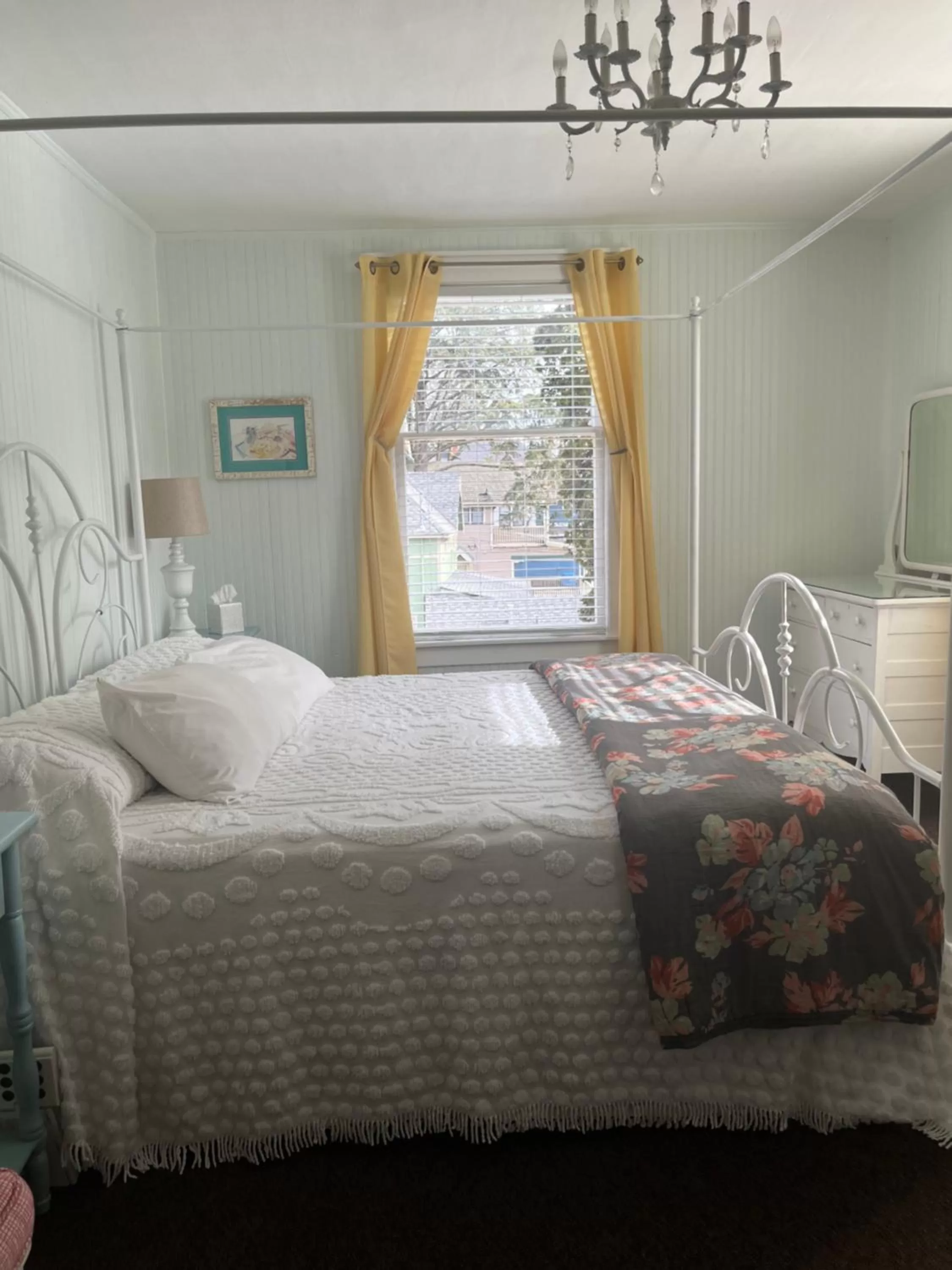 Photo of the whole room, Bed in Terrace Inn and 1911 Restaurant