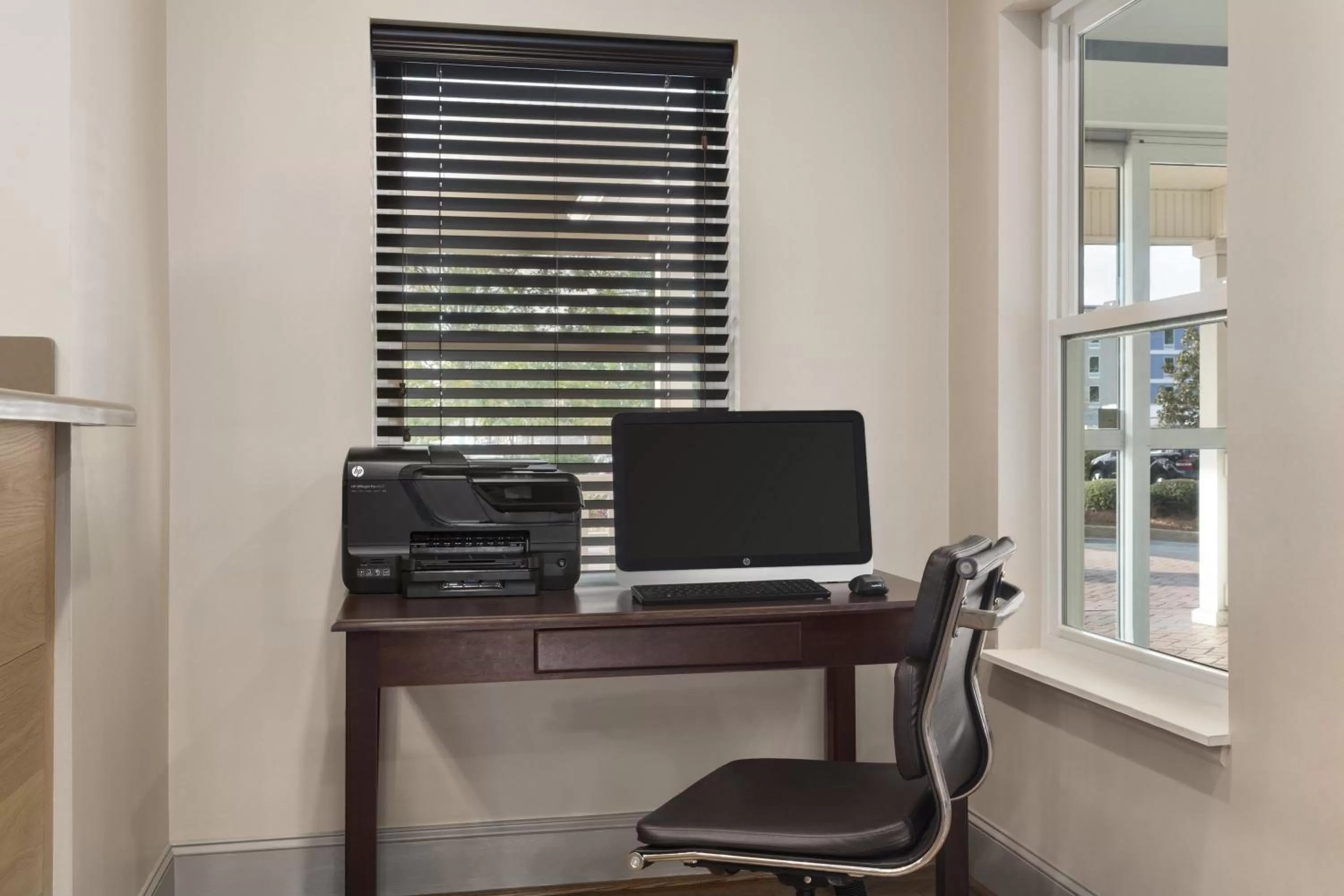 Business facilities, TV/Entertainment Center in Country Inn & Suites by Radisson, Summerville, SC