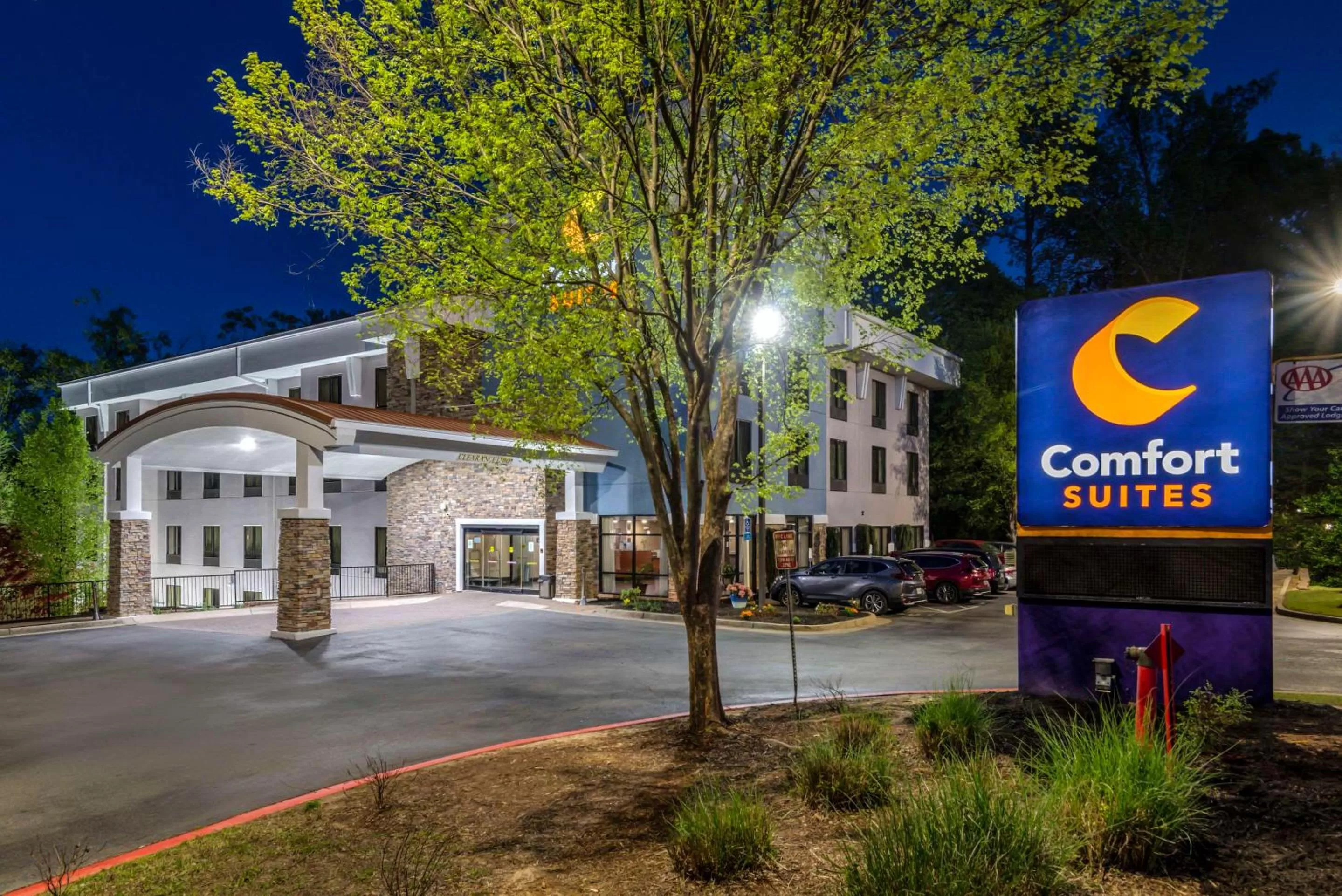 Property building in Comfort Suites At Kennesaw State University