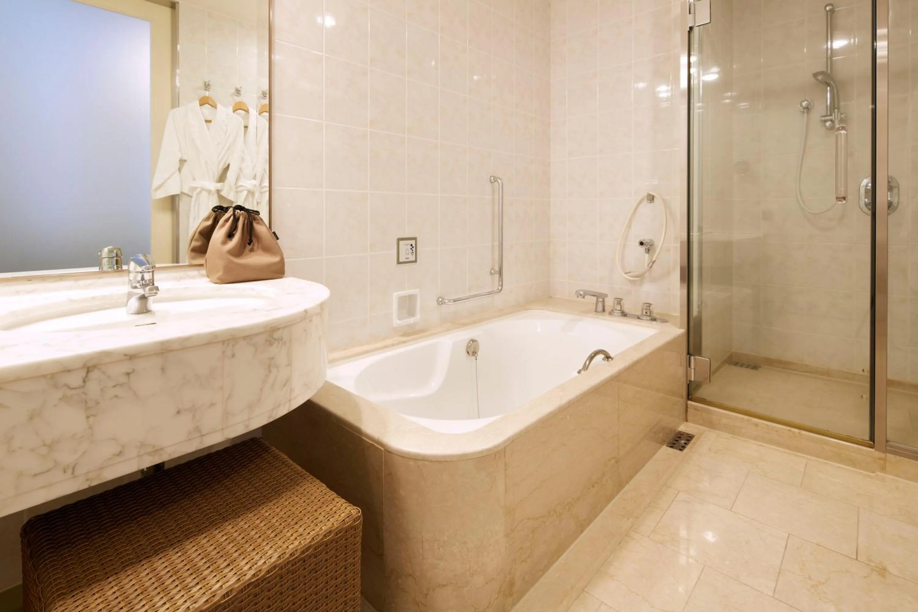 Bathroom in The Prince Sakura Tower Tokyo, Autograph Collection