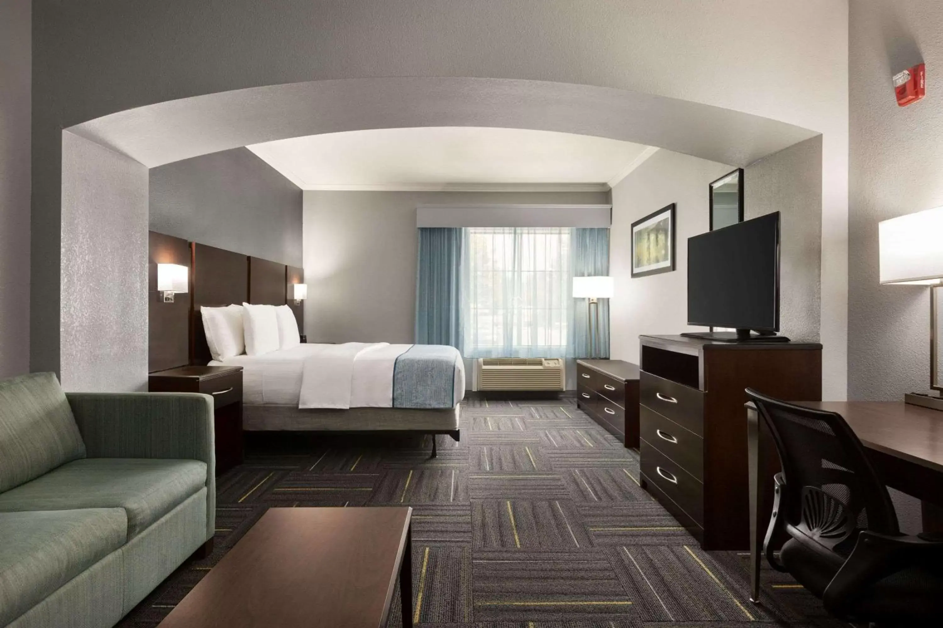 King Room - Mobility Access Non Smoking in La Quinta by Wyndham Dublin King Room - Mobility Access Non Smoking in La Quinta by Wyndham Dublin