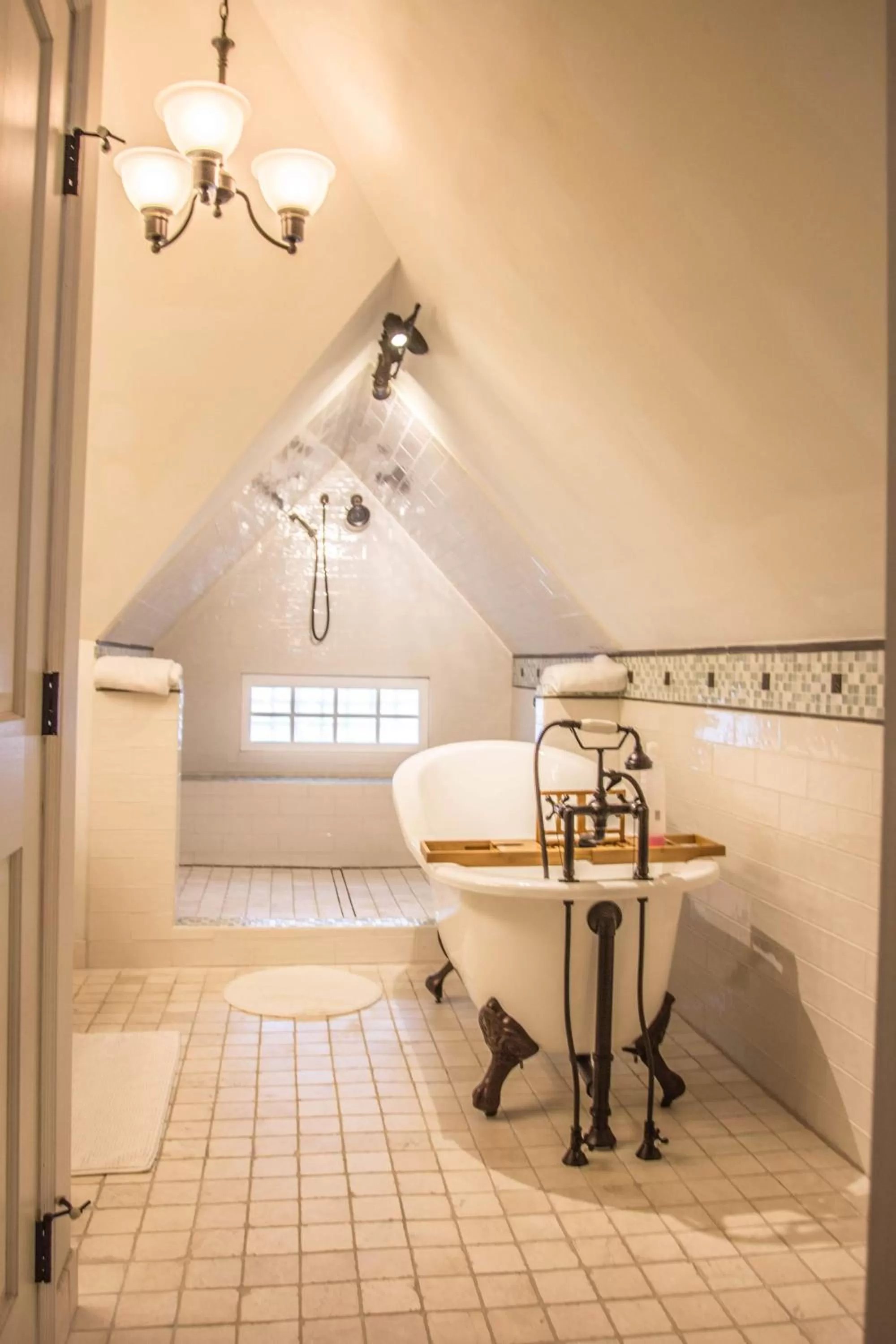 Shower, Bathroom in 1899 Inn