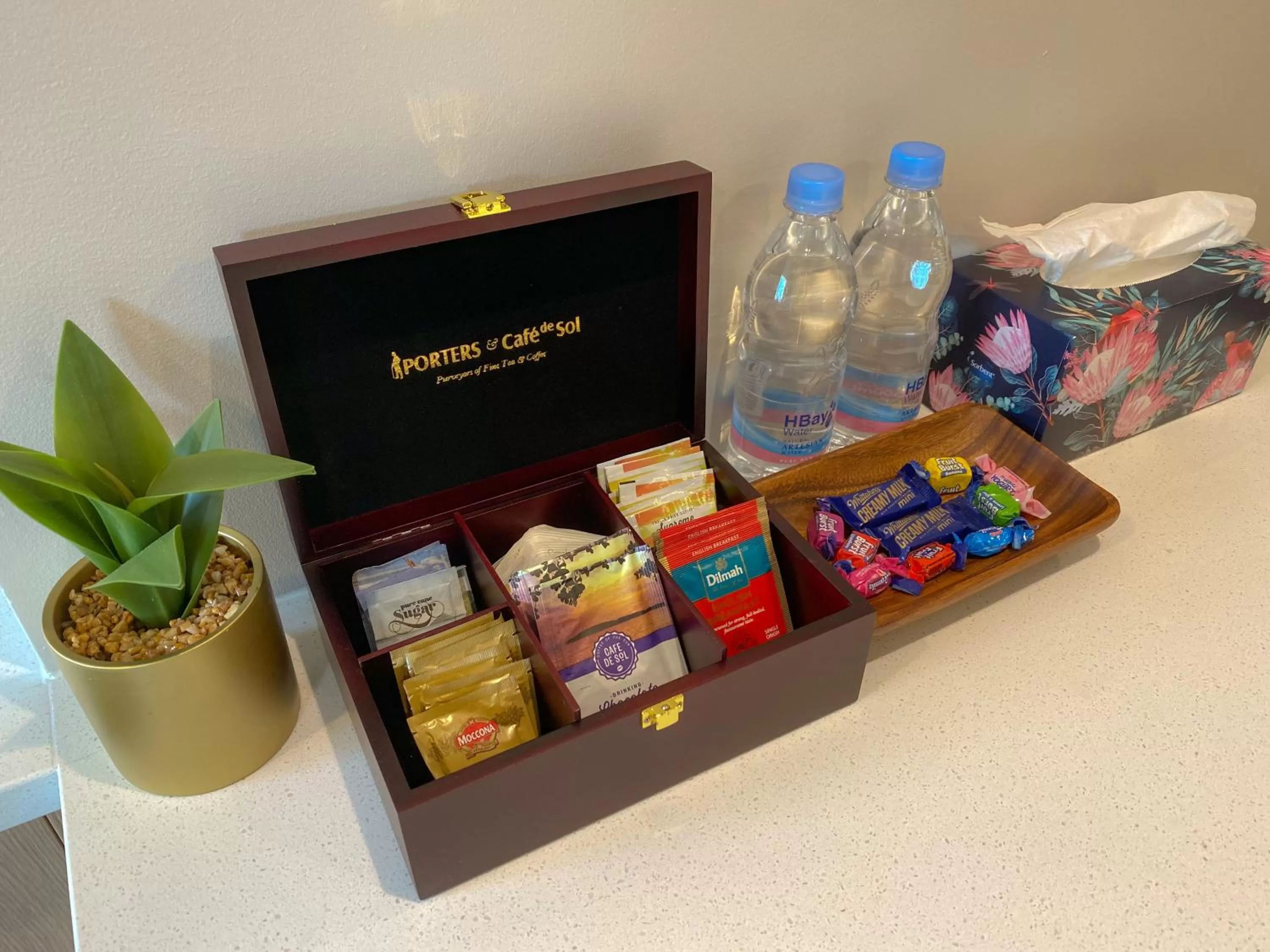 Kitchen or kitchenette in Takapuna International Motor Lodge