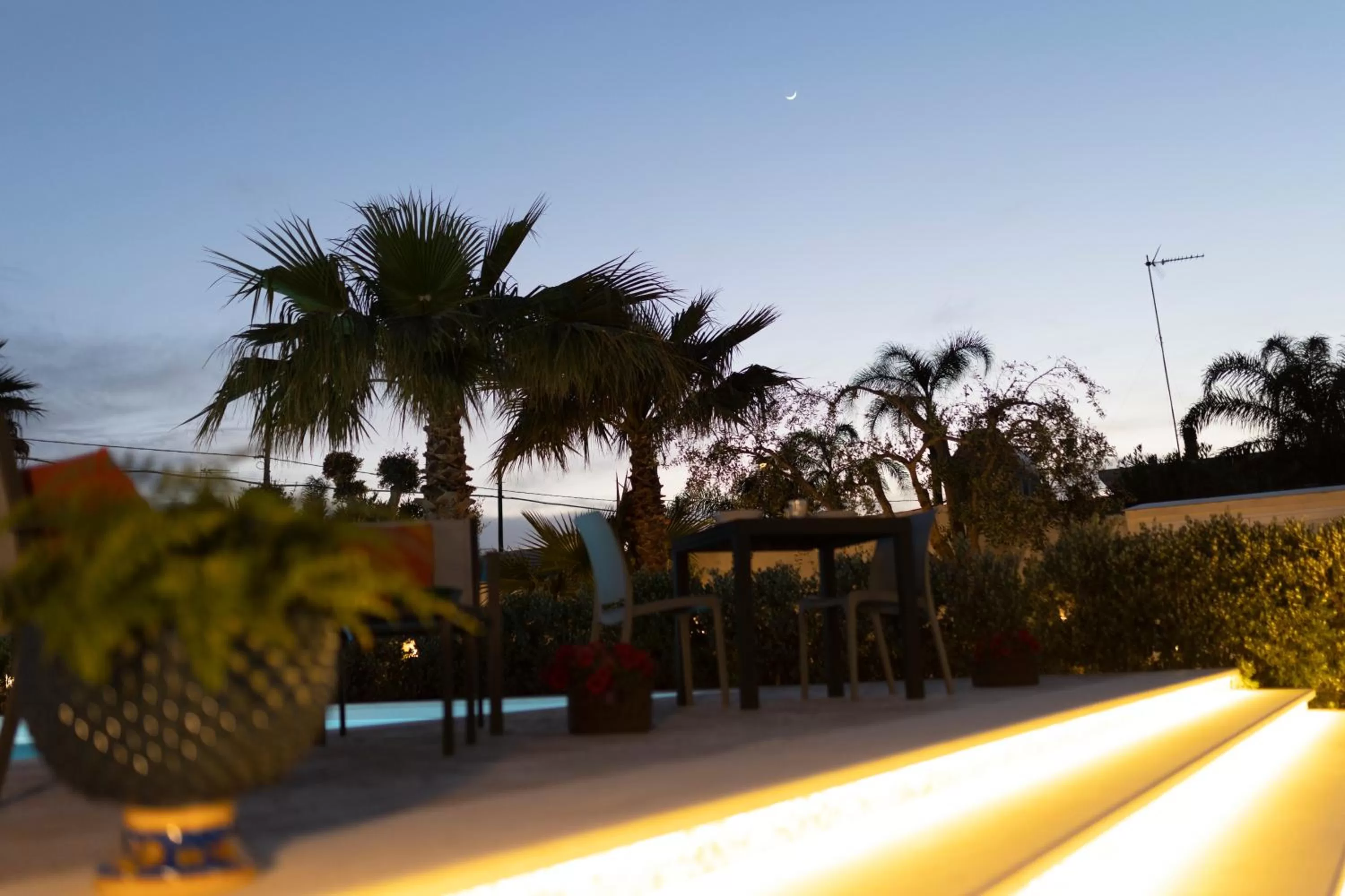 MrBrown - Cinzia Resort Beach