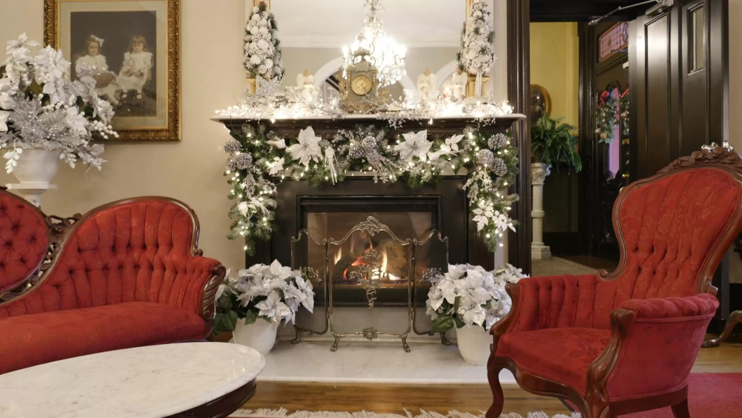 Decorative detail in Le Clos Saint-Louis - Par Aneyro