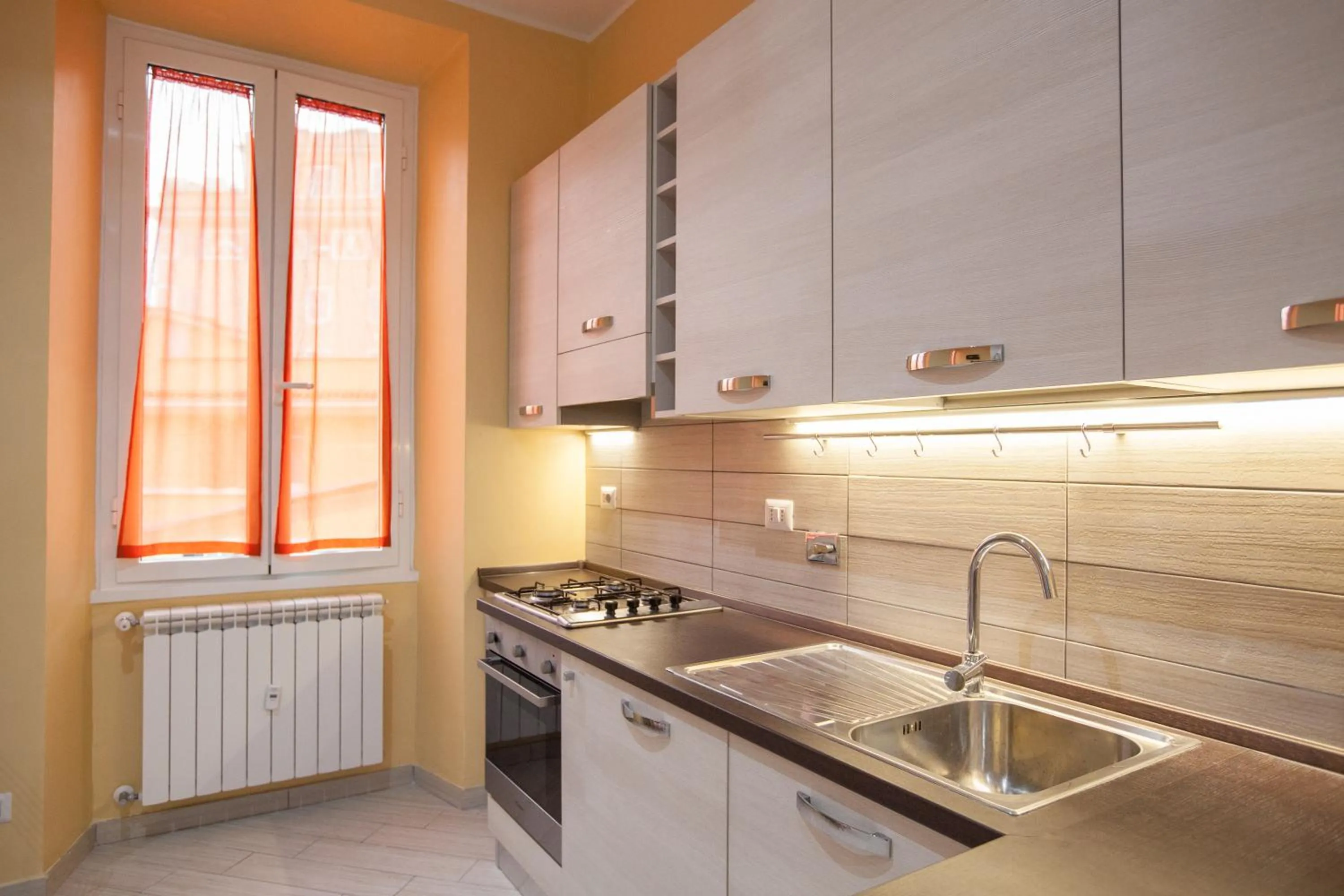 Food and drinks in Rome Central Rooms