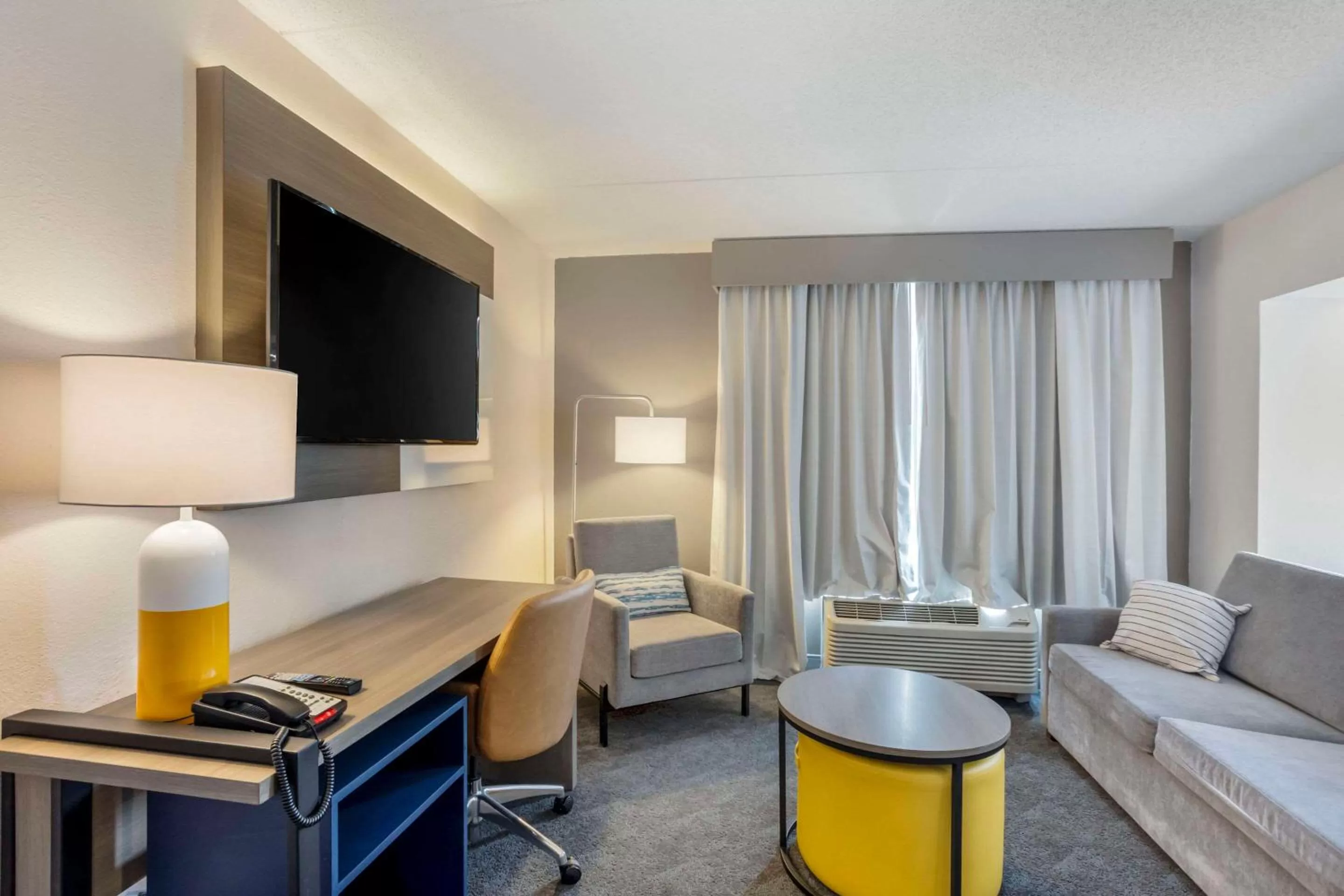 Bedroom in Comfort Inn & Suites Voorhees-Mt Laurel