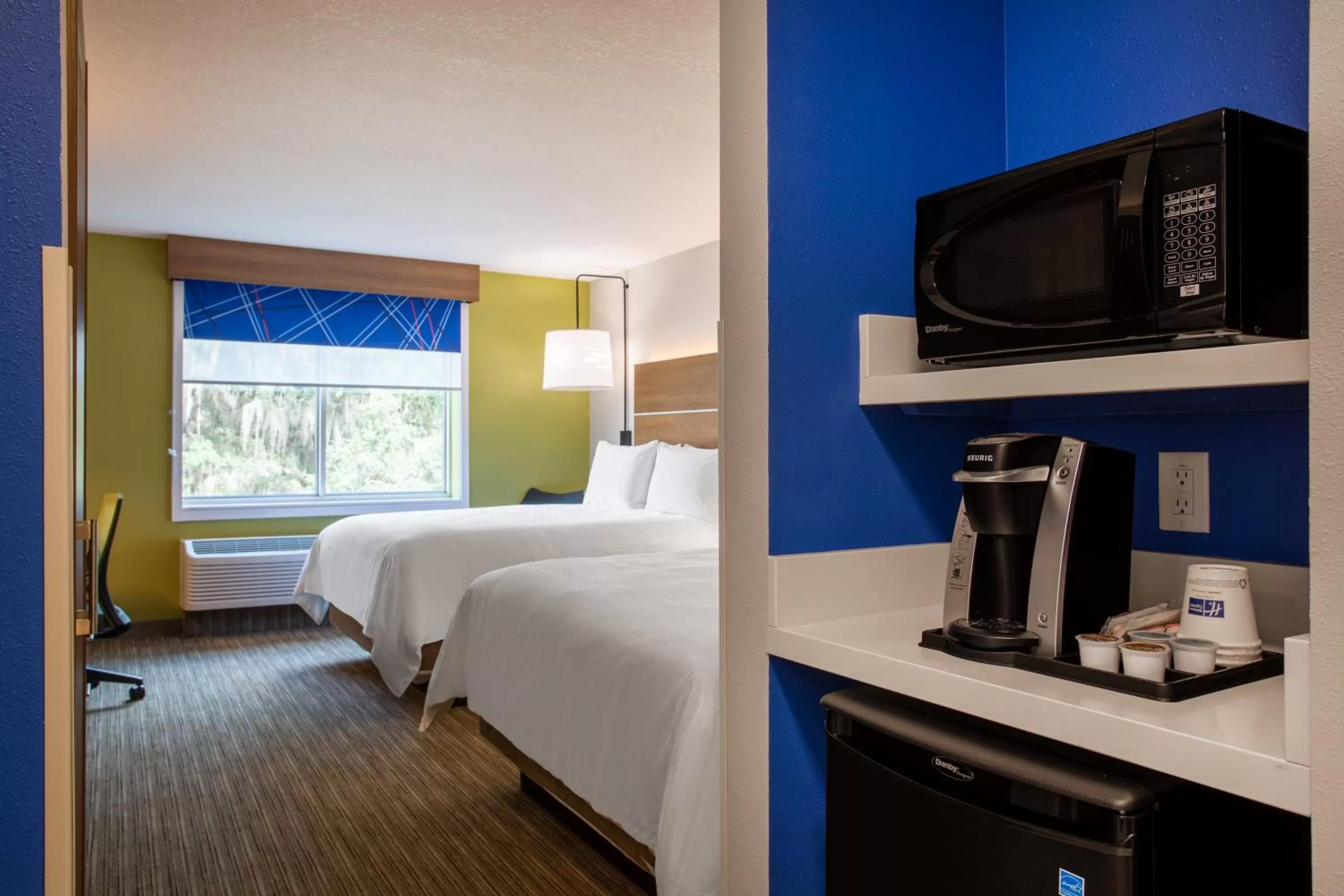 Photo of the whole room, Bed in Holiday Inn Express & Suites - Deland South by IHG