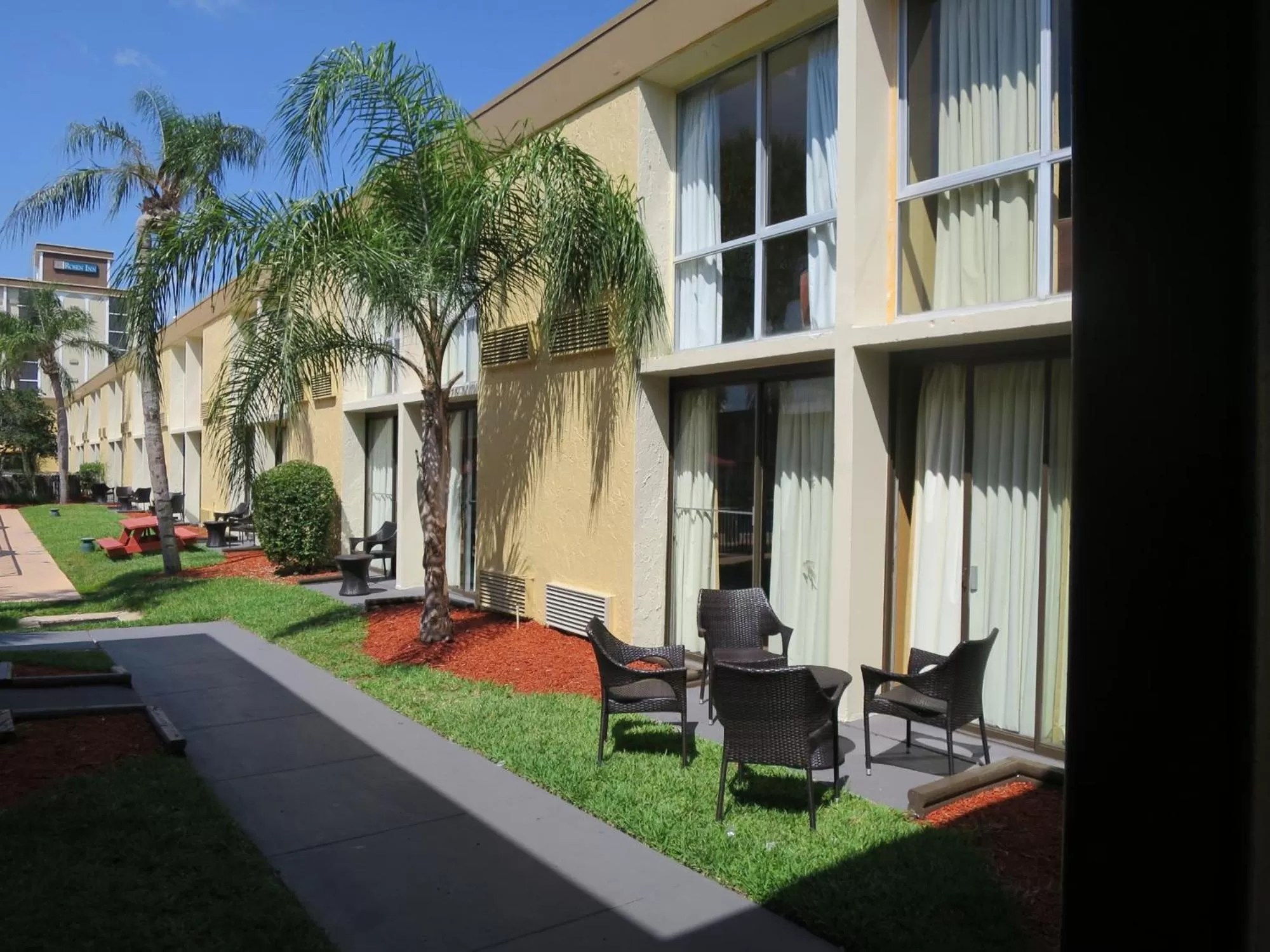 Area and facilities in Floridian Express International Drive