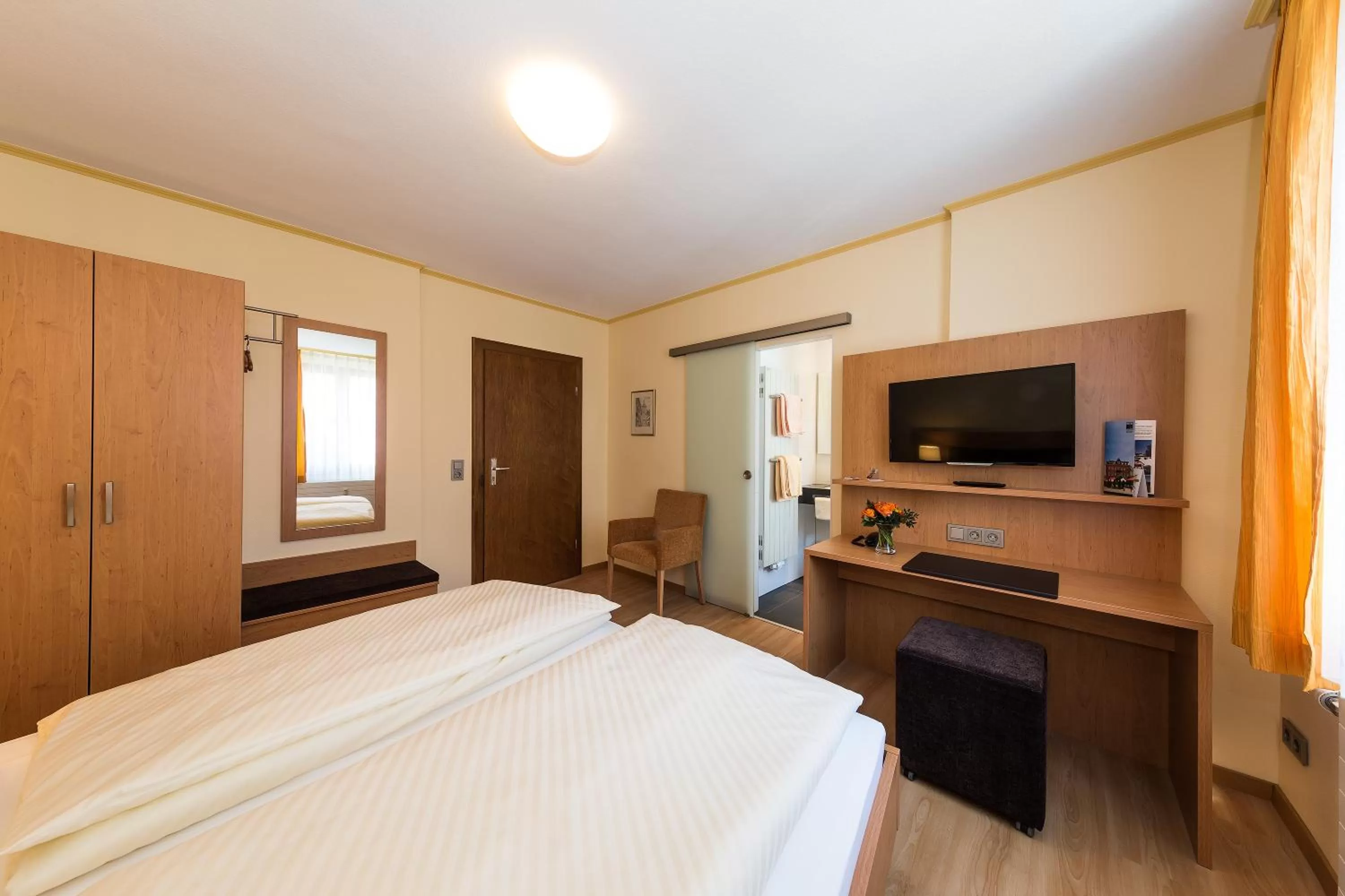 Bed in Hotel Hirschen