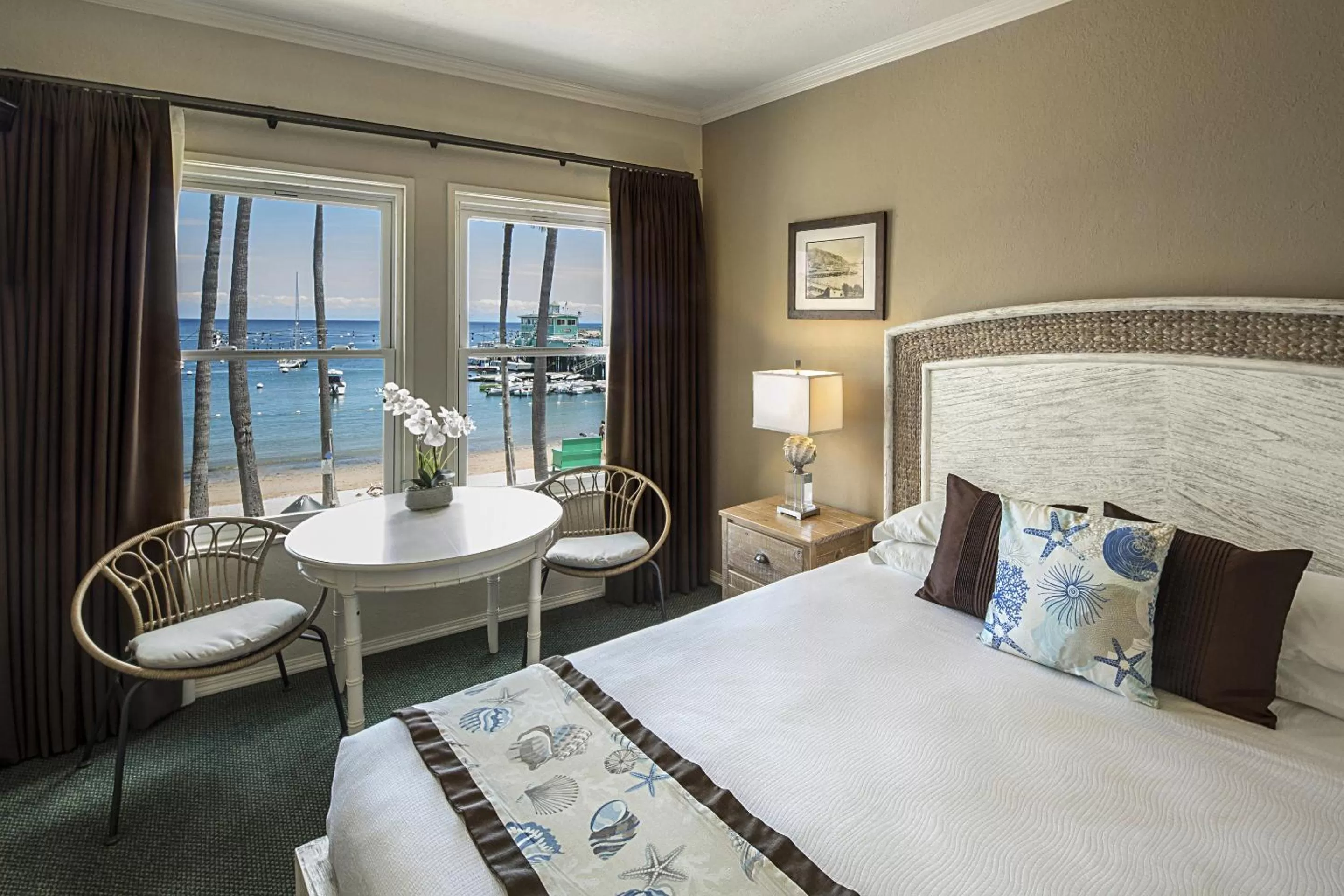 View (from property/room), Bed in Hotel Mac Rae