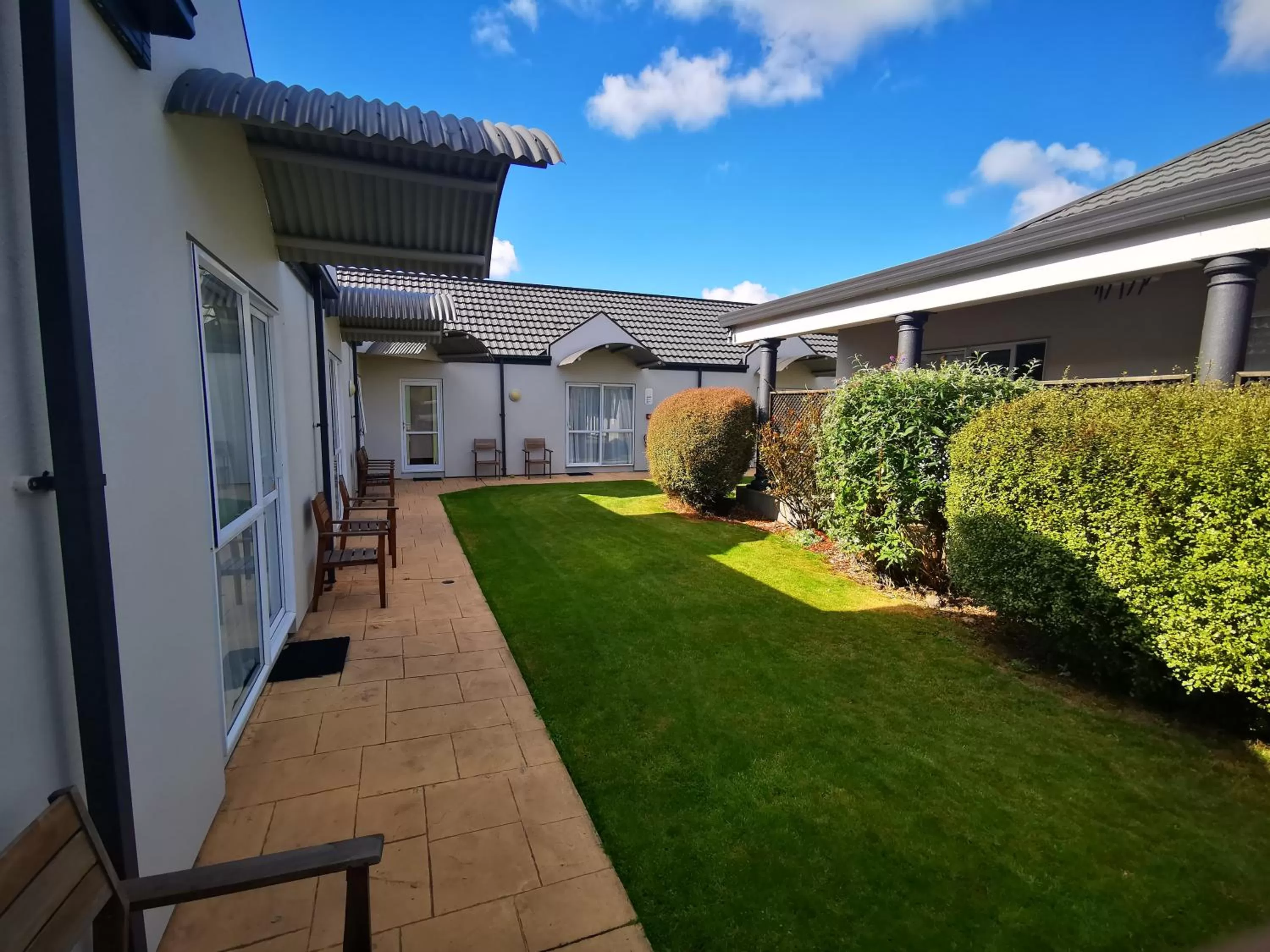 Property building in Airport Birches Motel