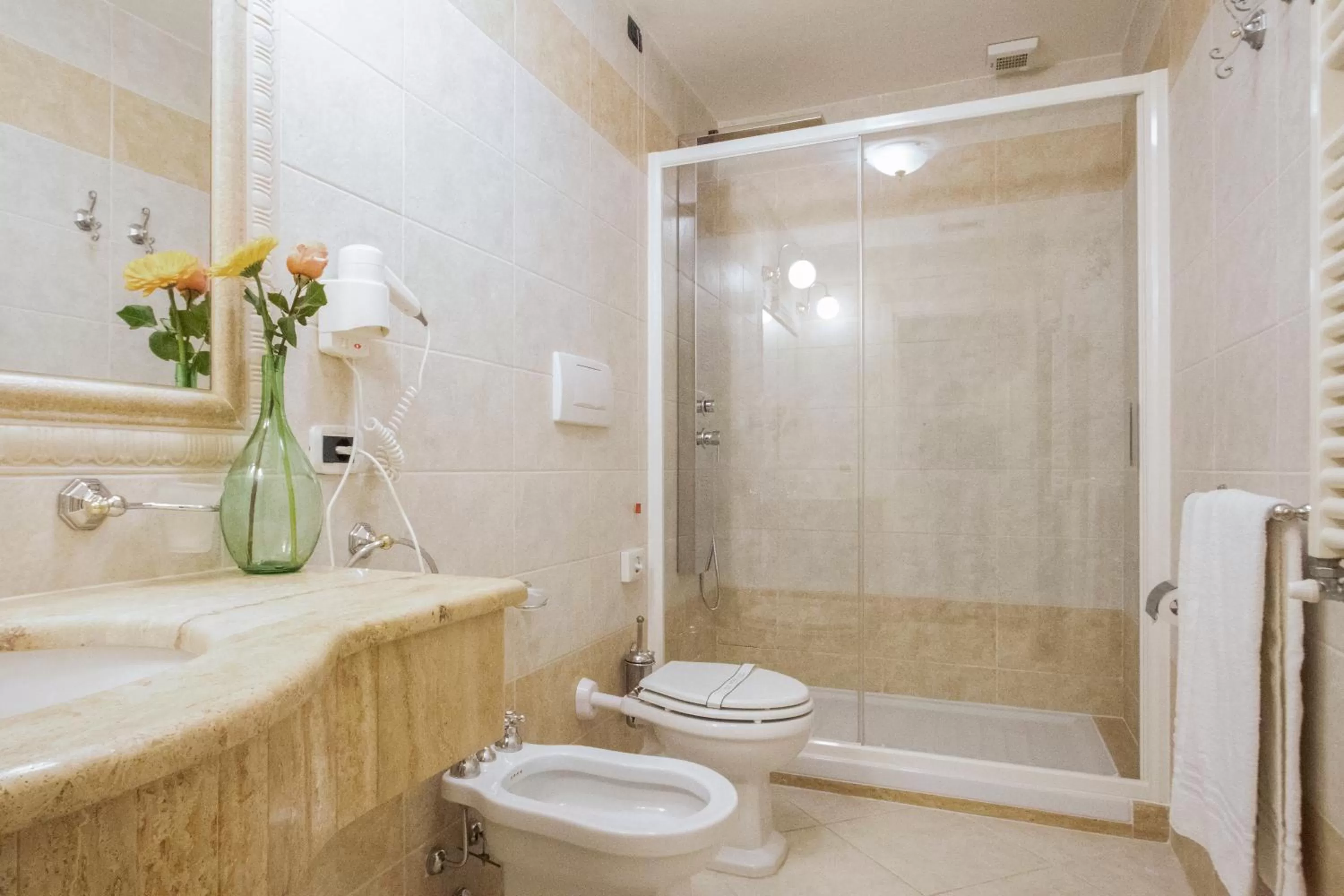 Bathroom in Hotel La Locanda