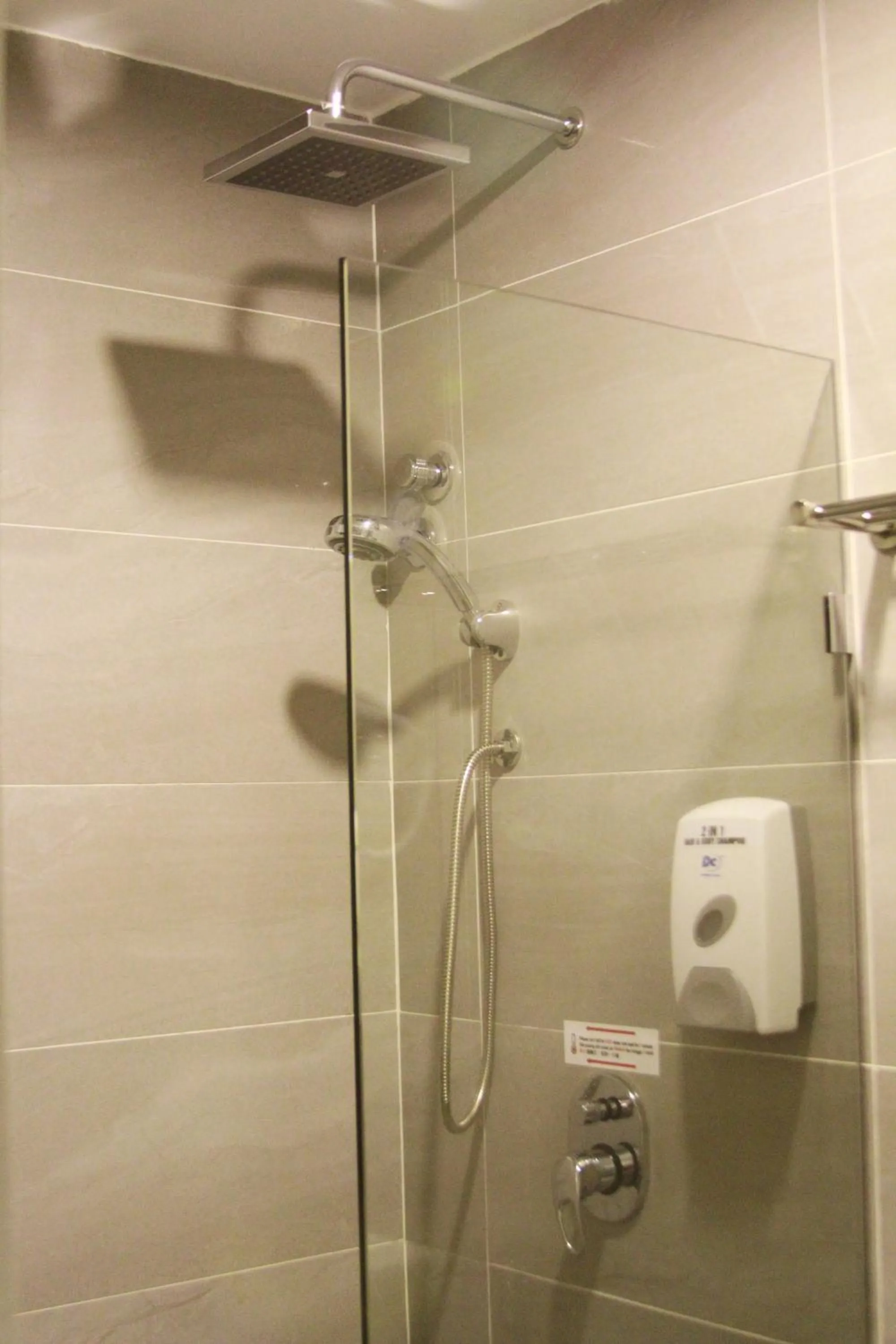 Shower in One Avenue Hotel